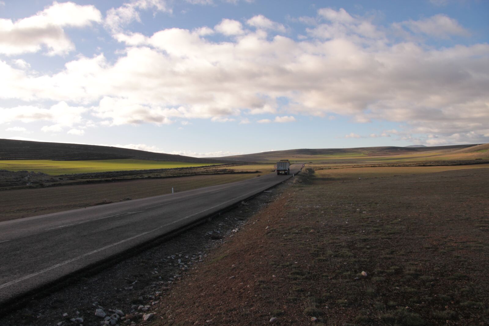 Canon EOS 50D sample photo. Road, tapeworm, desert photography
