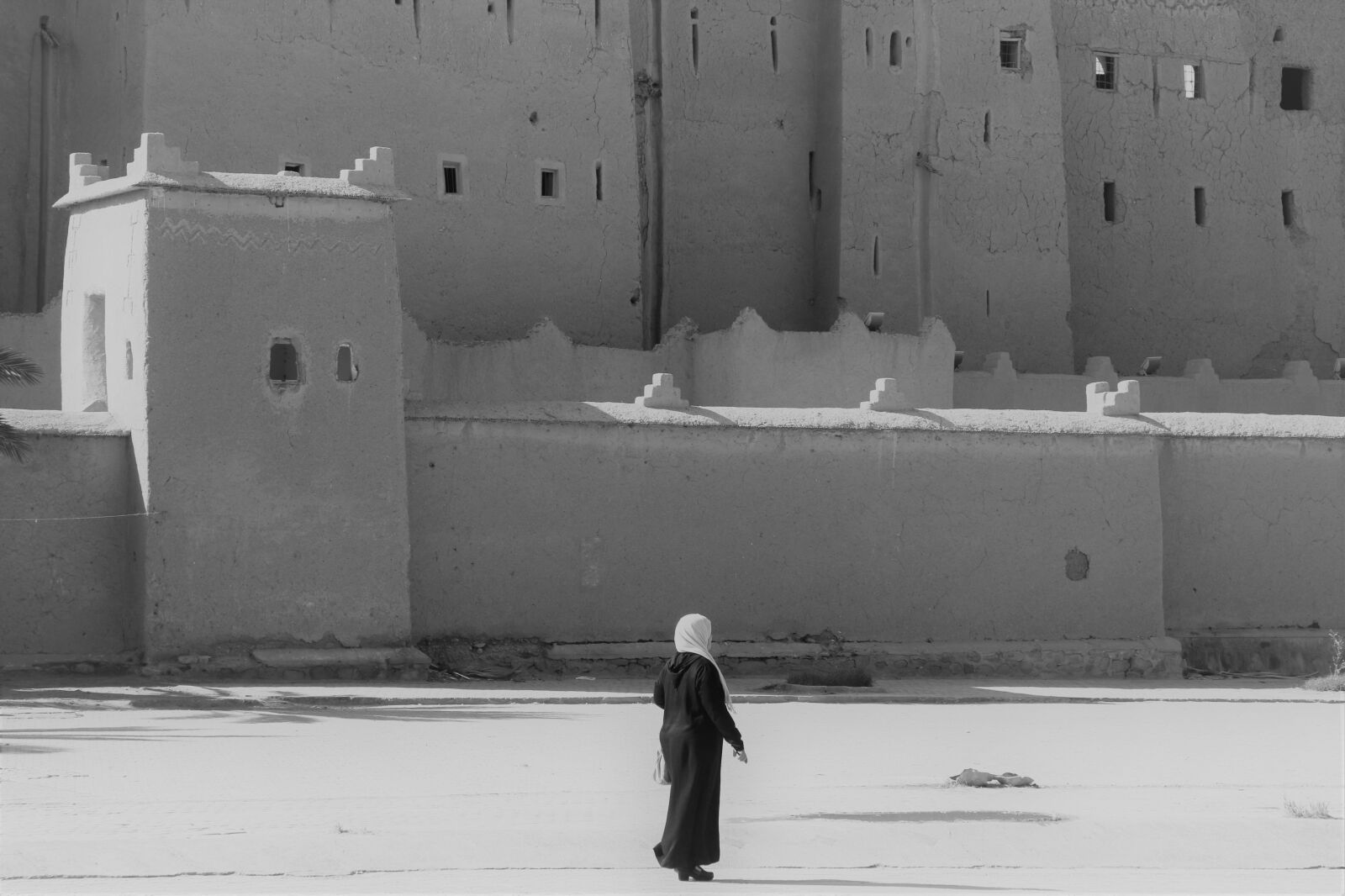 Canon EF-S 17-85mm F4-5.6 IS USM sample photo. Woman, tradition, morocco photography