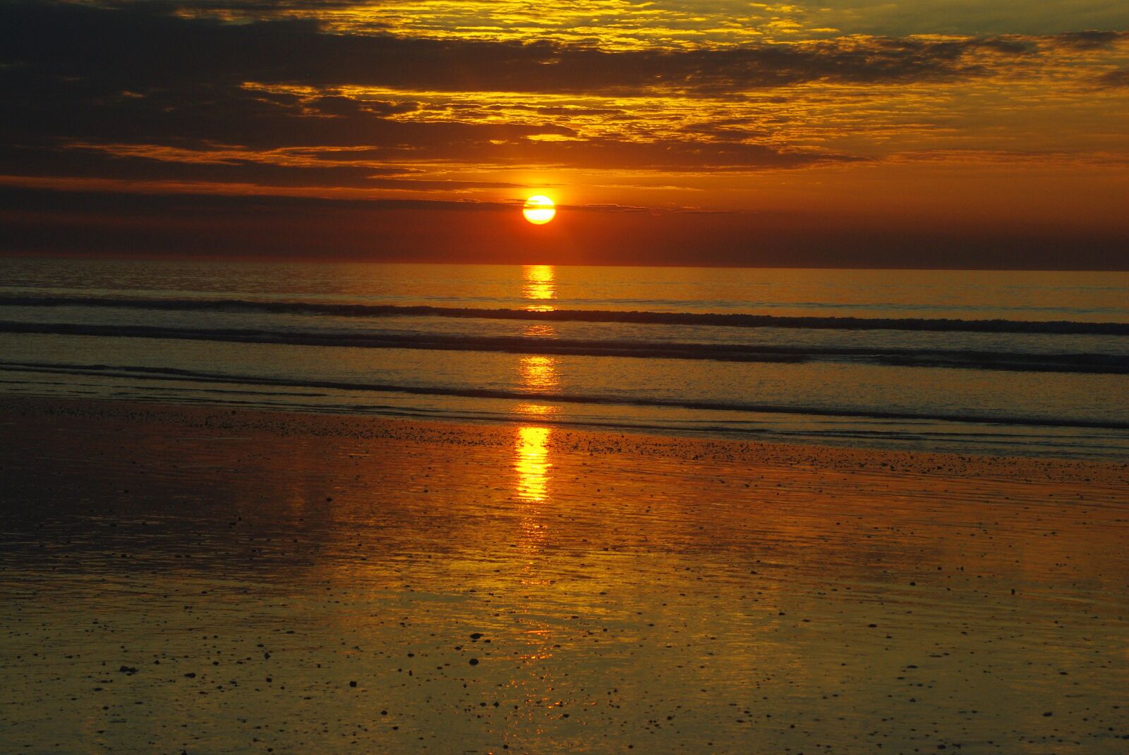 Pentax K200D sample photo. Sunset, ocean, beach photography
