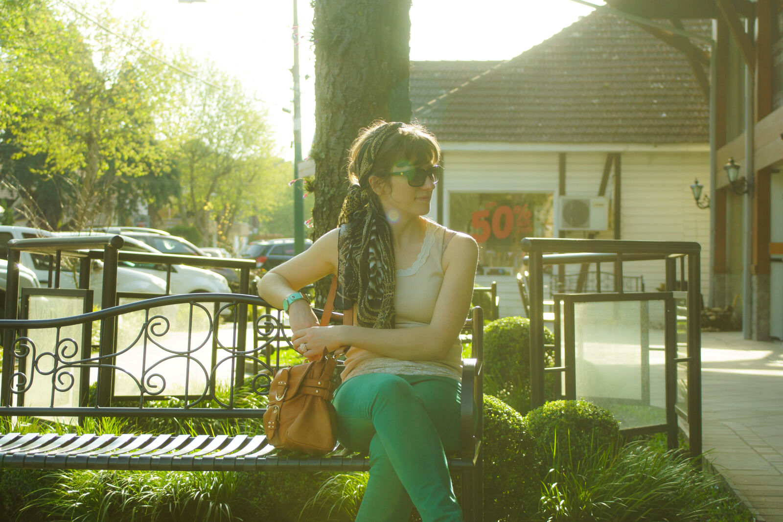 Sony SLT-A77 sample photo. Woman, in, brown, tank photography