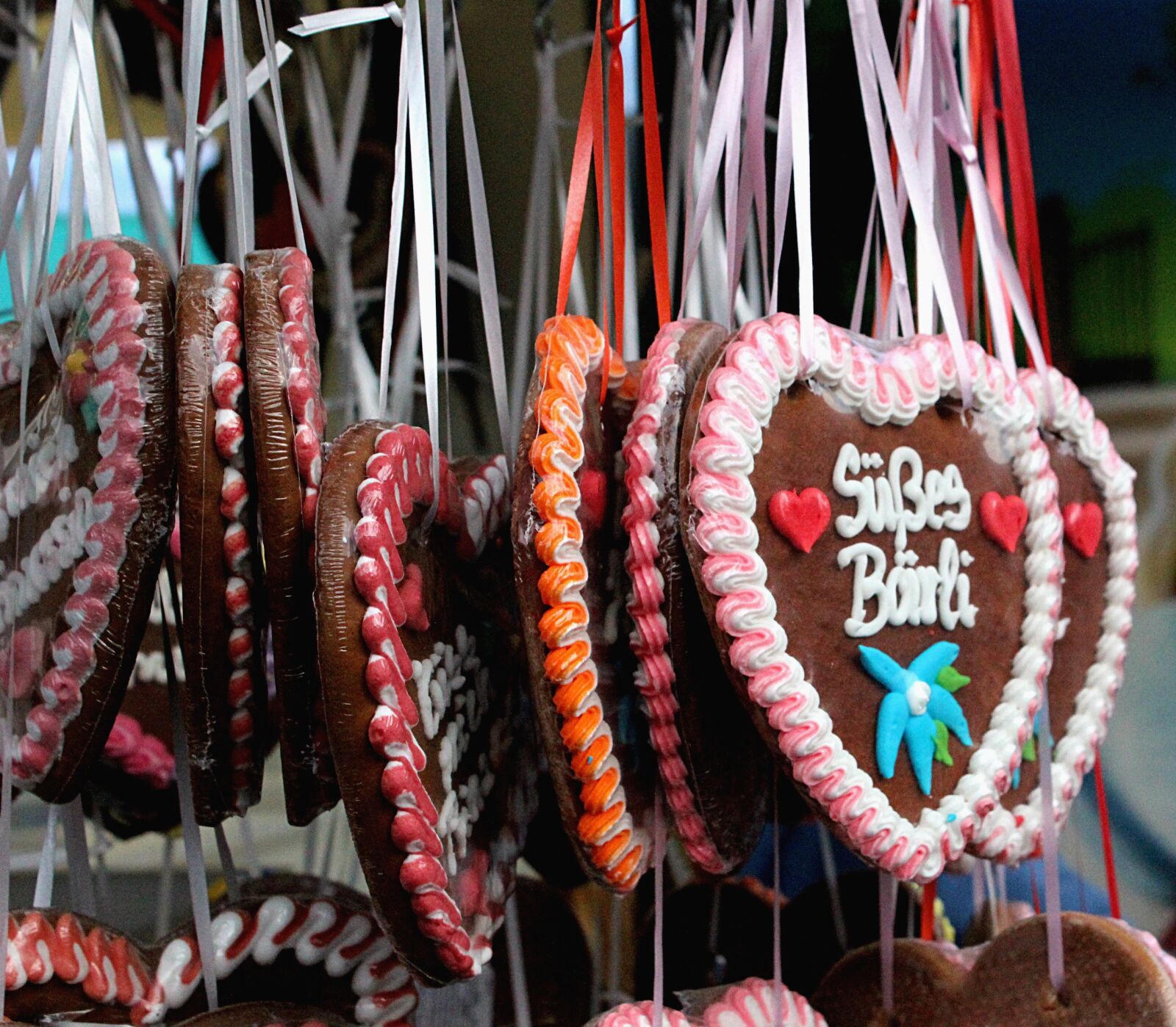 Canon EOS 600D (Rebel EOS T3i / EOS Kiss X5) sample photo. Gingerbread, heart, gingerbread heart photography