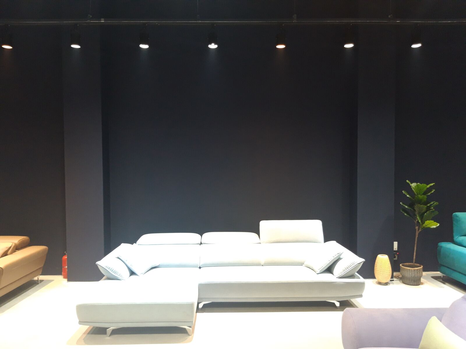 Samsung Galaxy A6 sample photo. Sofa, leather, 4 photography