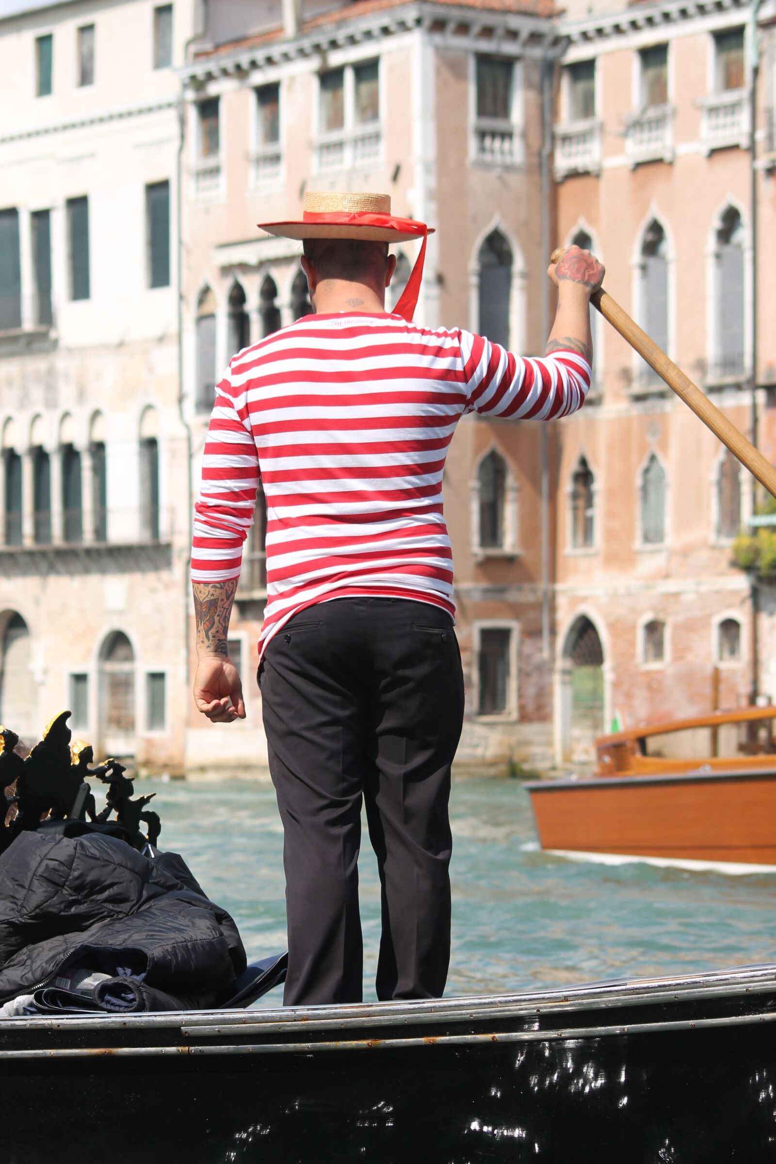 Canon EOS 1100D (EOS Rebel T3 / EOS Kiss X50) sample photo. Venice, gondolier, gondola photography
