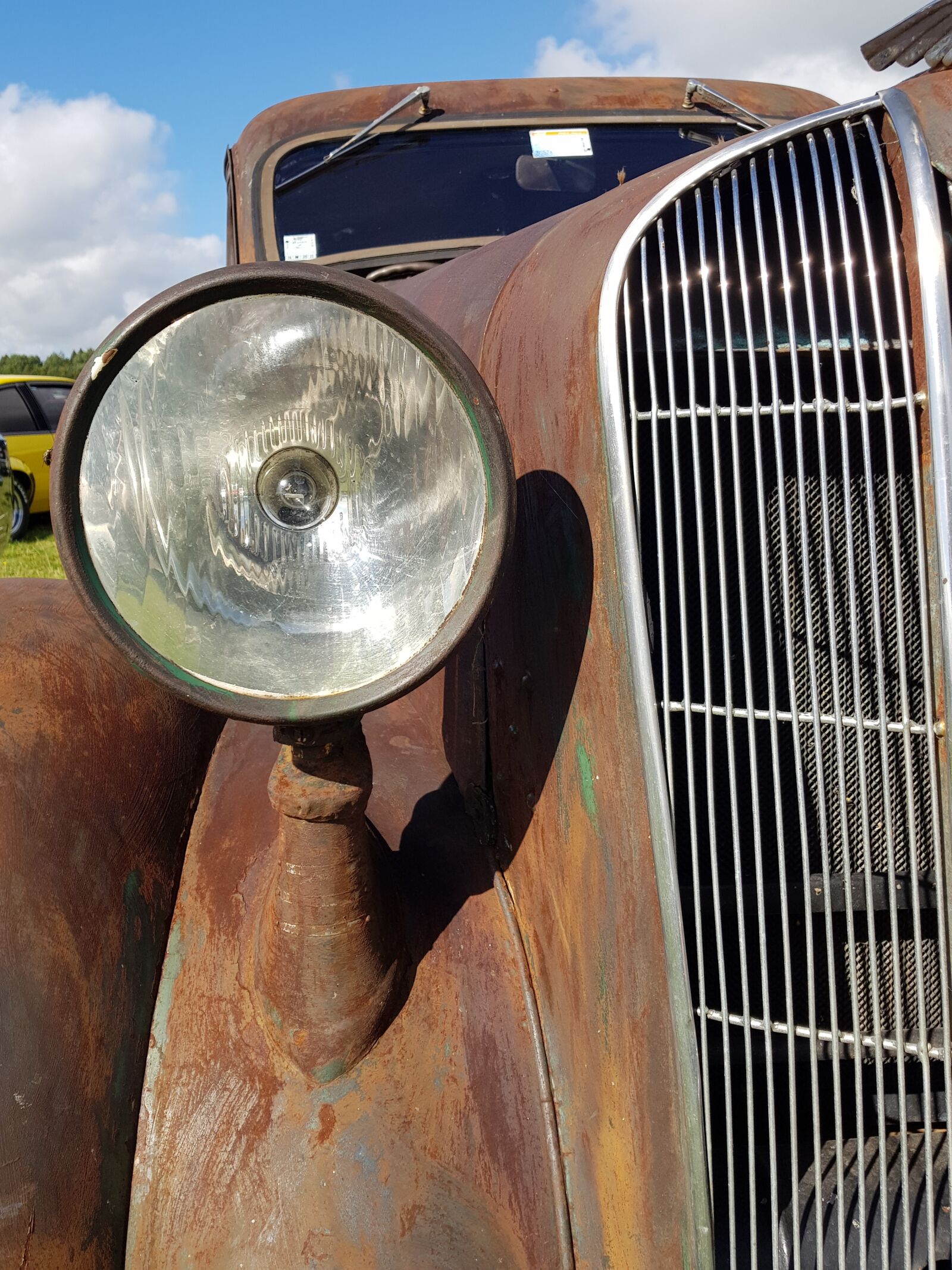 Samsung Galaxy S8 sample photo. Rusty, old, car photography