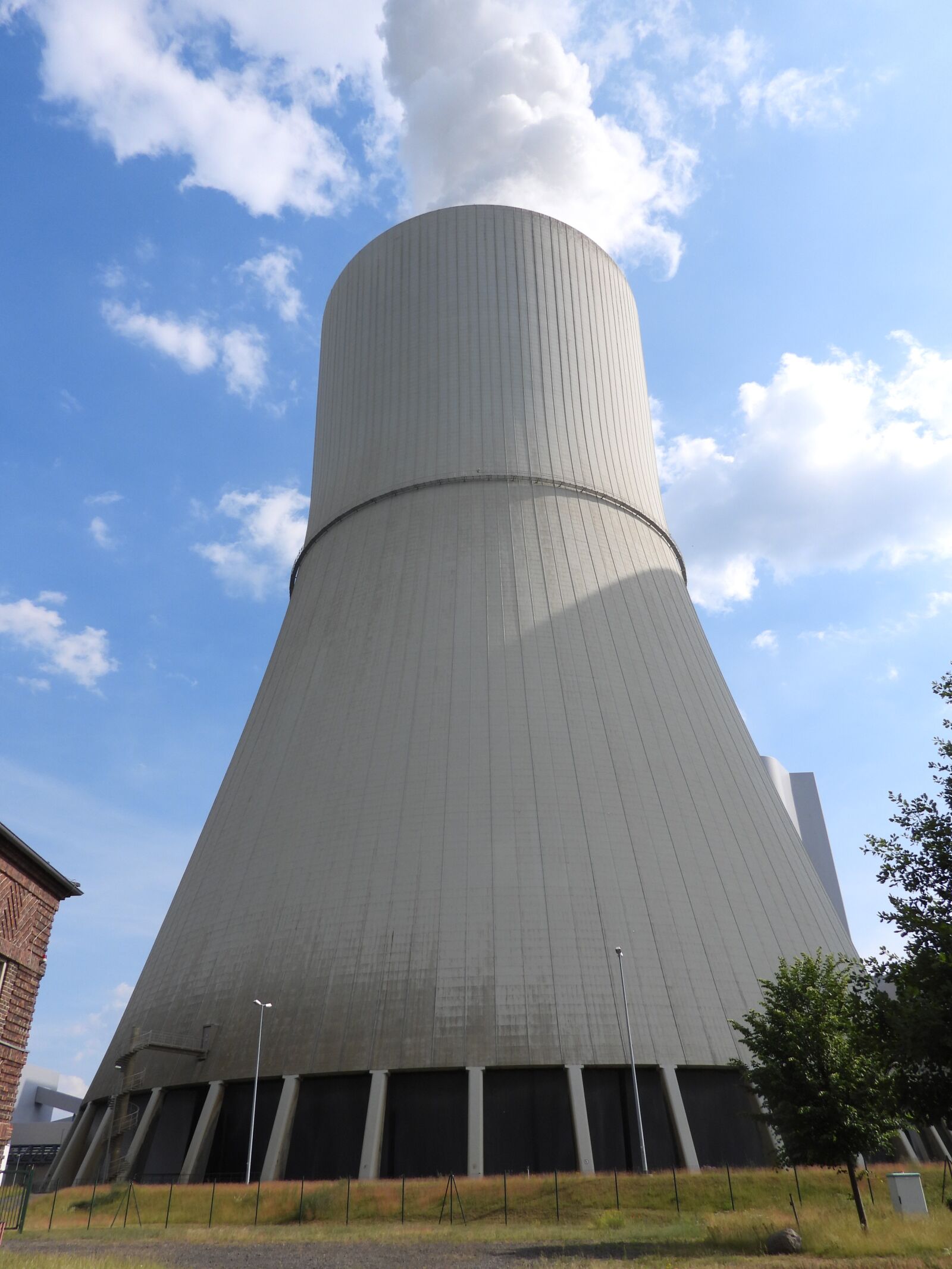 Nikon Coolpix P1000 sample photo. Cooling tower, b hlen photography