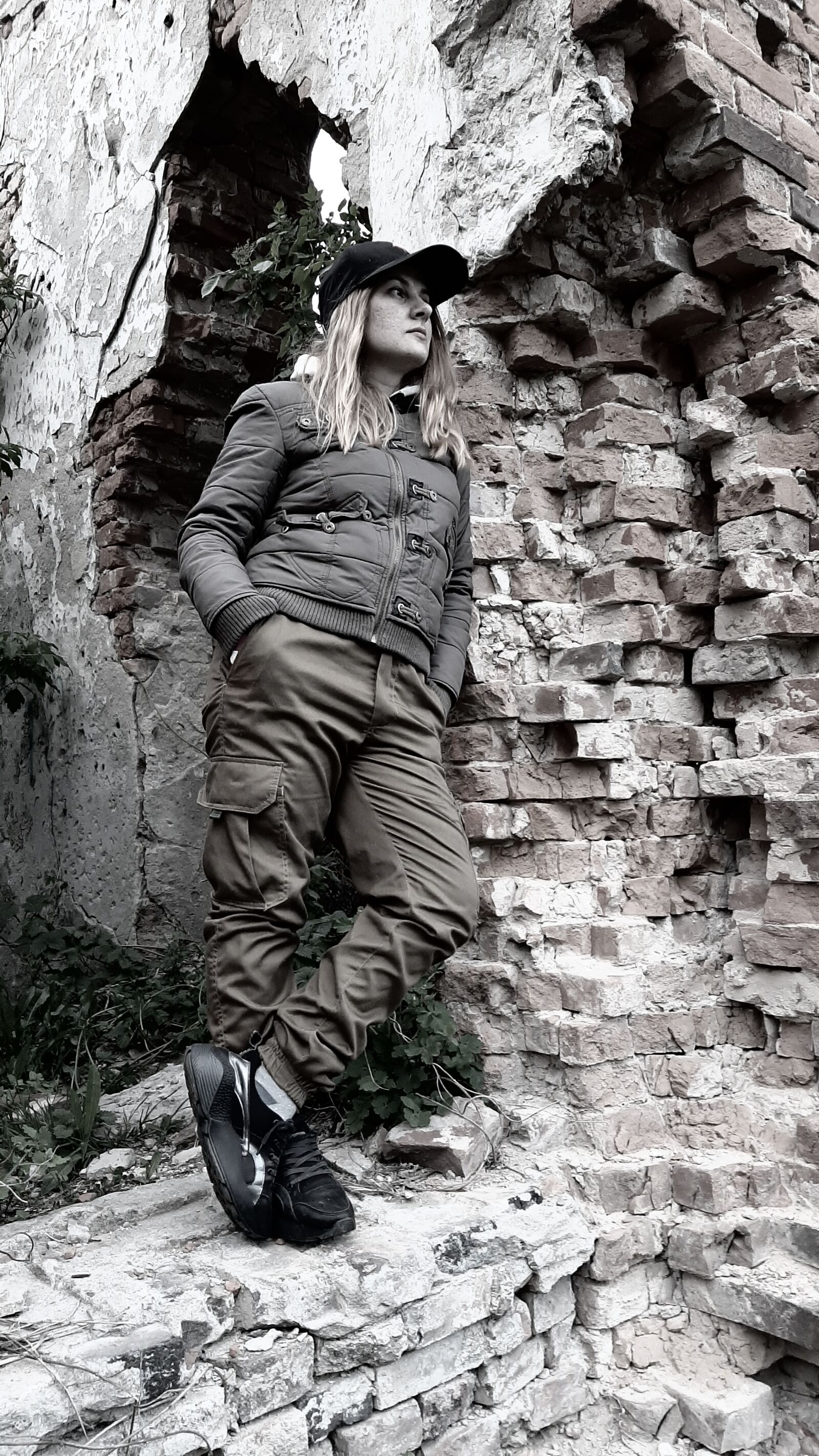 Samsung Galaxy A50 sample photo. Wall, girl, bricks photography