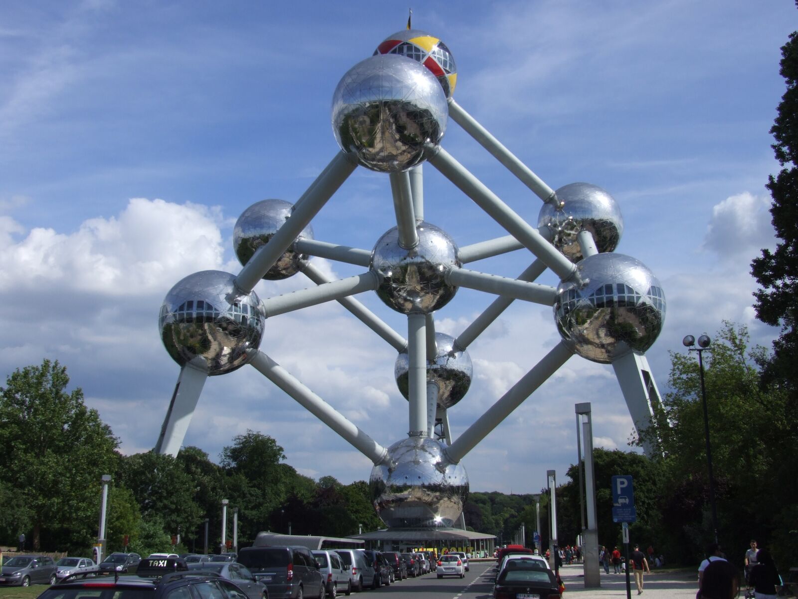 Fujifilm FinePix S9600 sample photo. Brussels, the atomium, museum photography