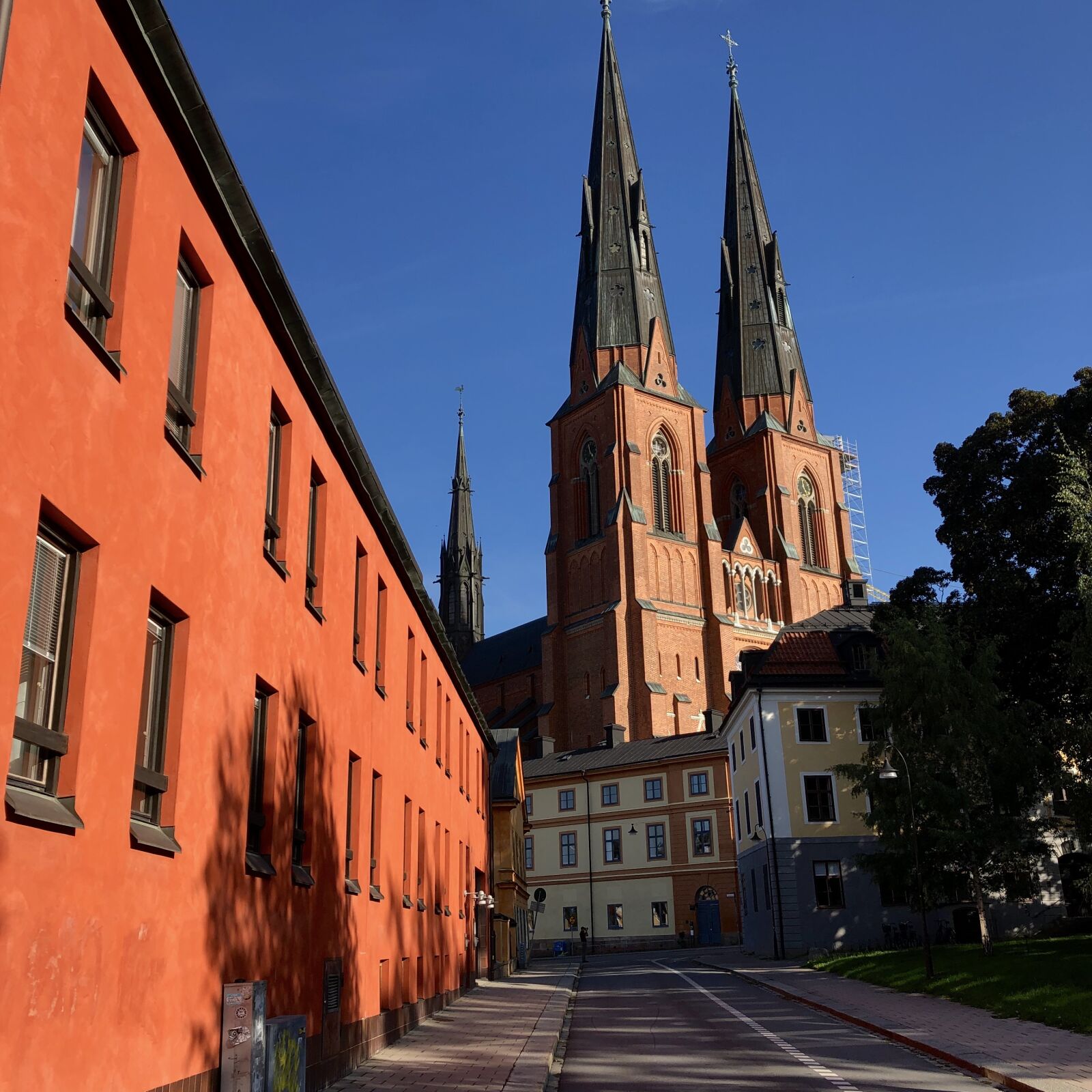 iPhone 8 back camera 3.99mm f/1.8 sample photo. Uppsala, cathedral, church photography