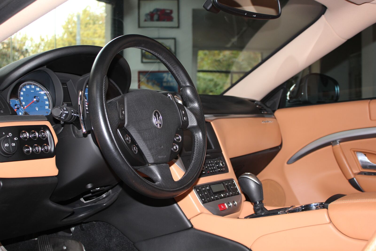Canon EOS 550D (EOS Rebel T2i / EOS Kiss X4) sample photo. Maserati, car, car interiors photography