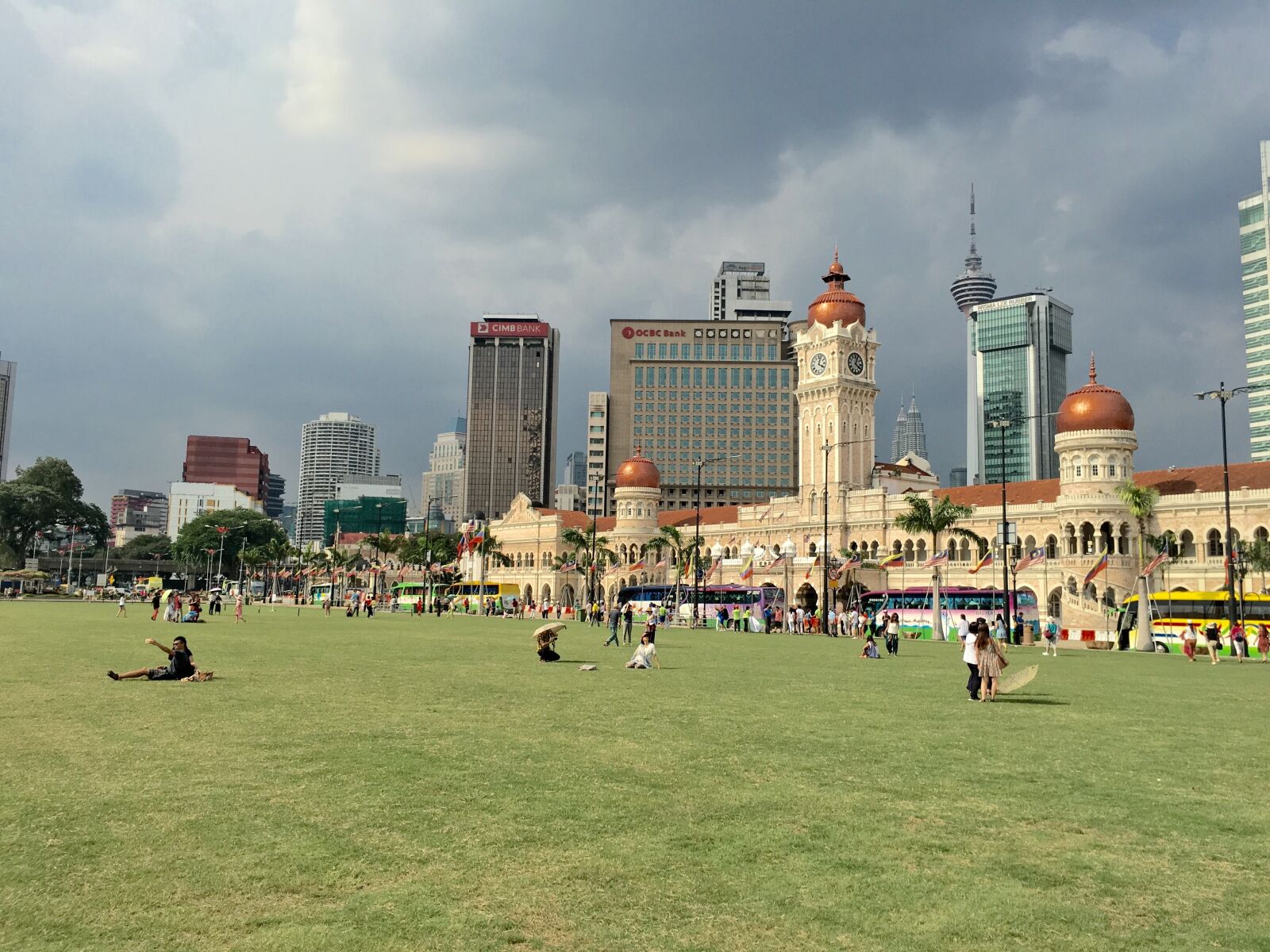 Apple iPhone 6s Plus sample photo. Malaysia, park, grassland photography