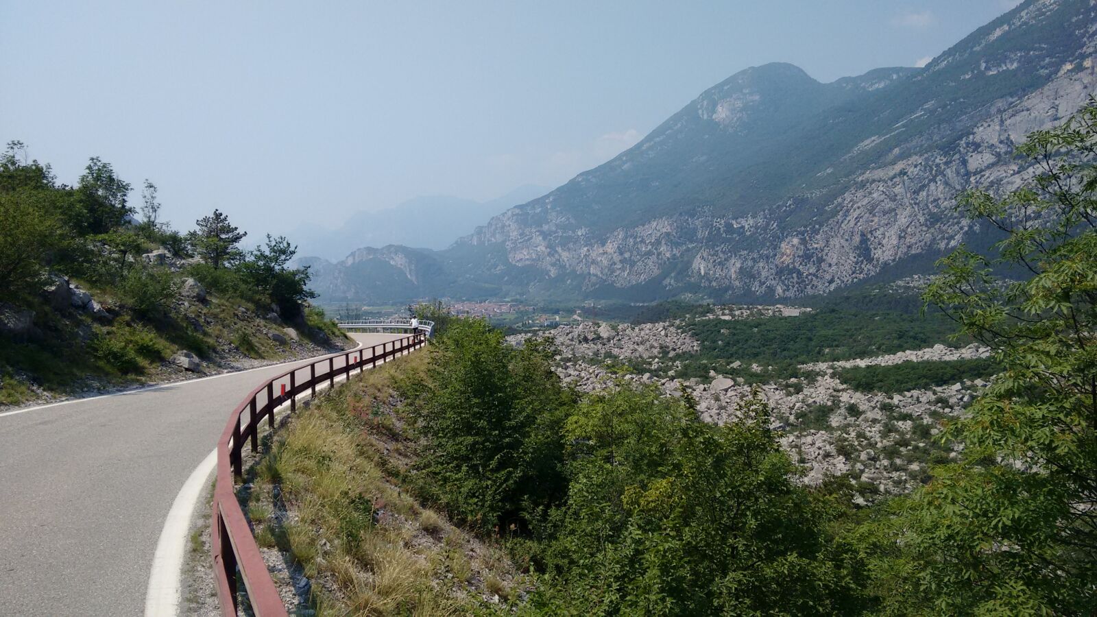 Motorola Moto G (2nd Gen) sample photo. Nature, road, italy photography
