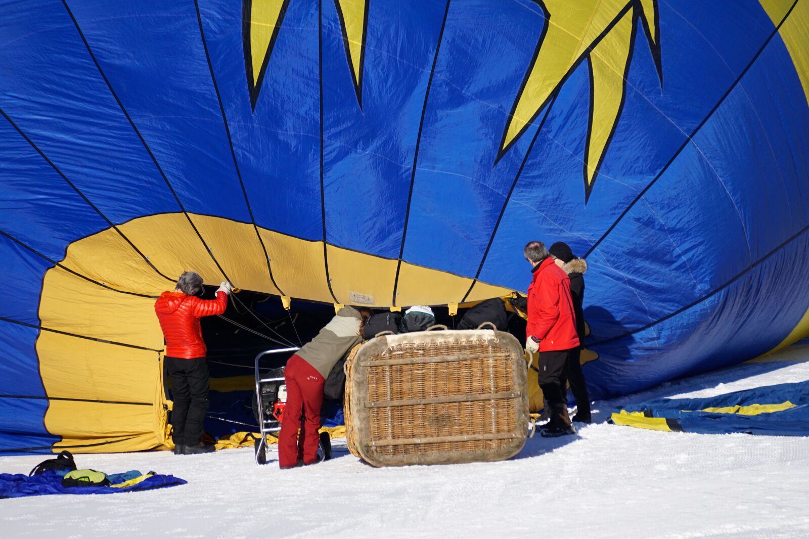 Sony DT 55-300mm F4.5-5.6 SAM sample photo. Balloon, balloon envelope, hot photography