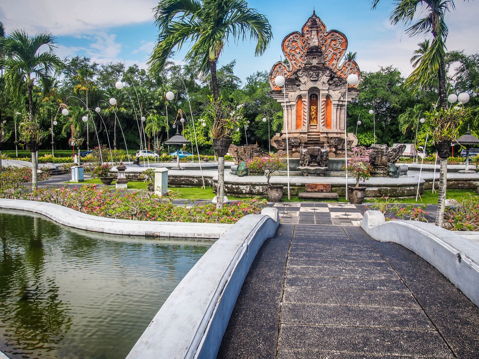 Olympus PEN E-P5 sample photo. Bali, on fountain, garden photography