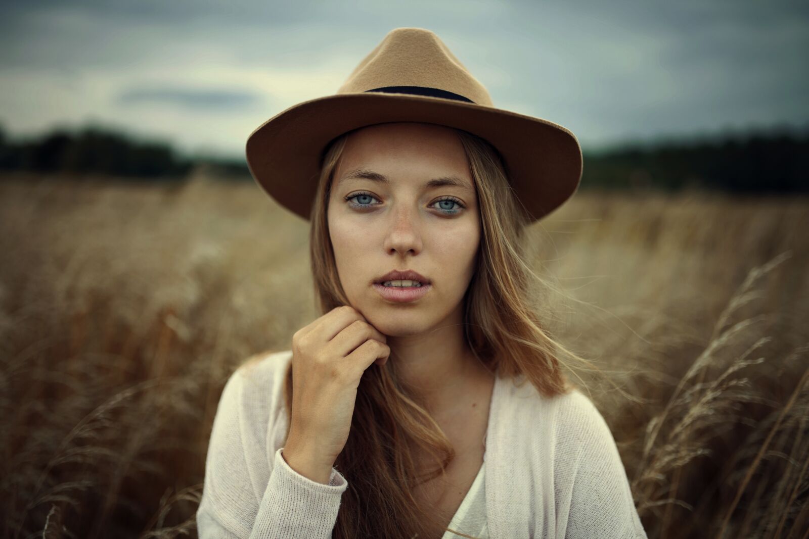 Canon EOS 5D Mark II sample photo. Beautiful, fashion, grass photography