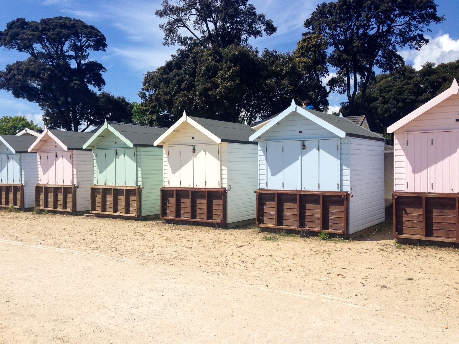 iPhone 5 back camera 4.12mm f/2.4 sample photo. Beach, huts, summer photography