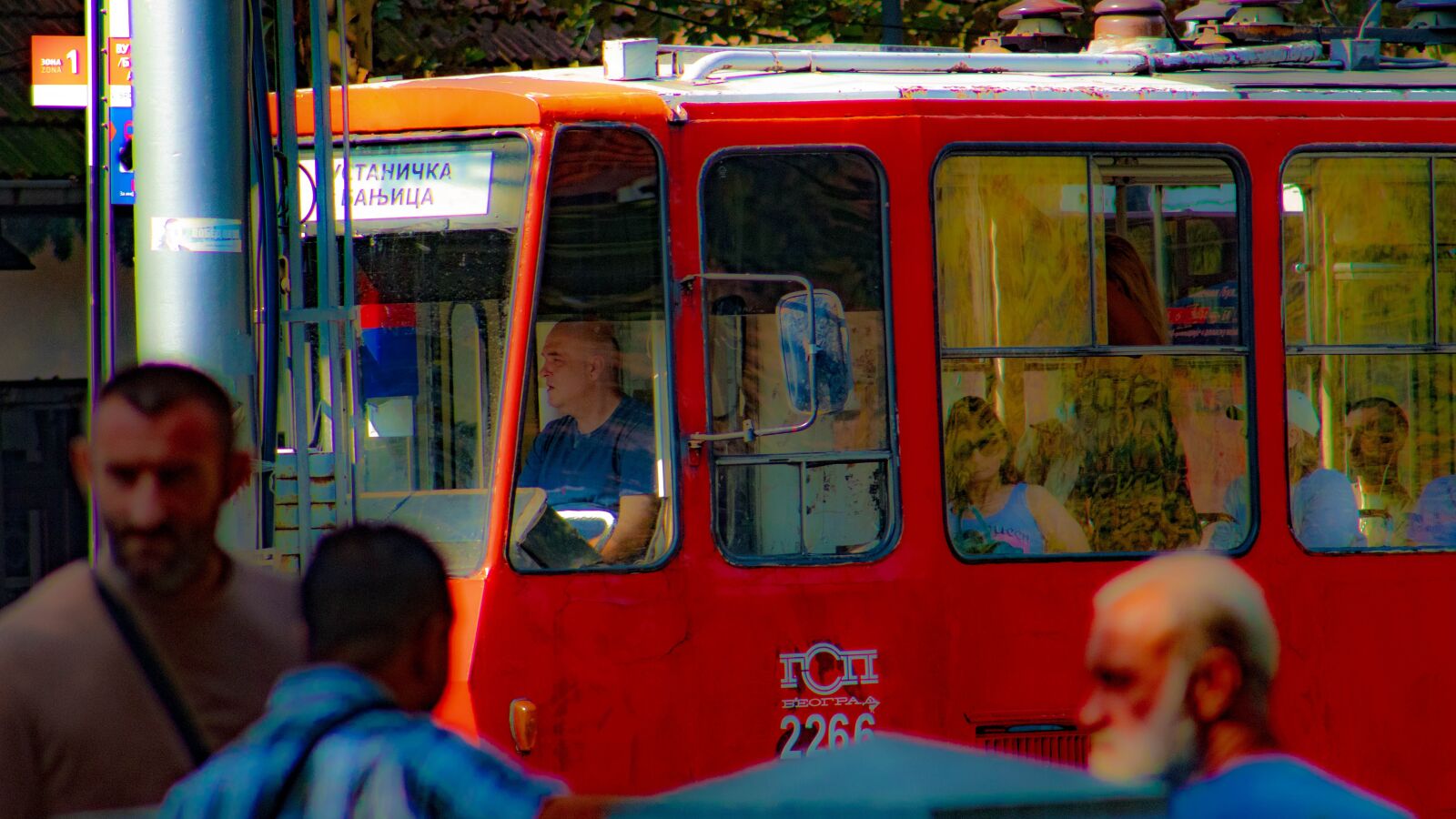 Canon EF75-300mm f/4-5.6 sample photo. Belgrade, bus, people photography