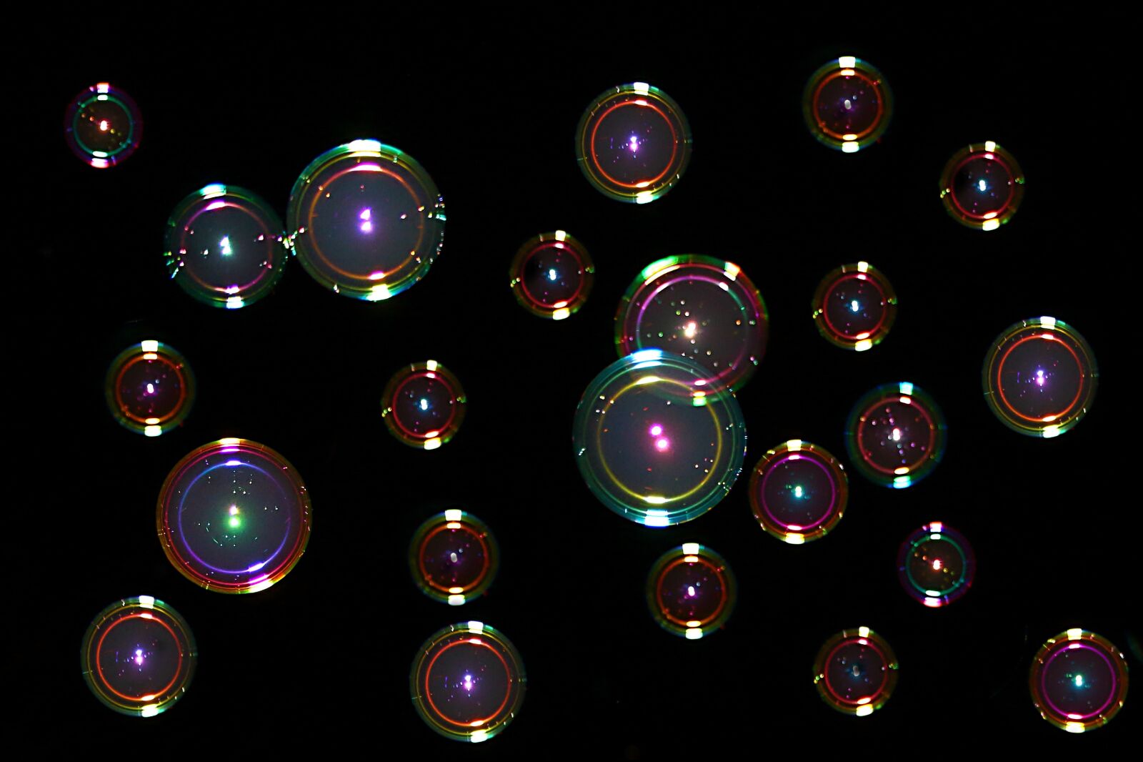 Canon EOS 700D (EOS Rebel T5i / EOS Kiss X7i) sample photo. Soap bubbles, colorful, mirroring photography