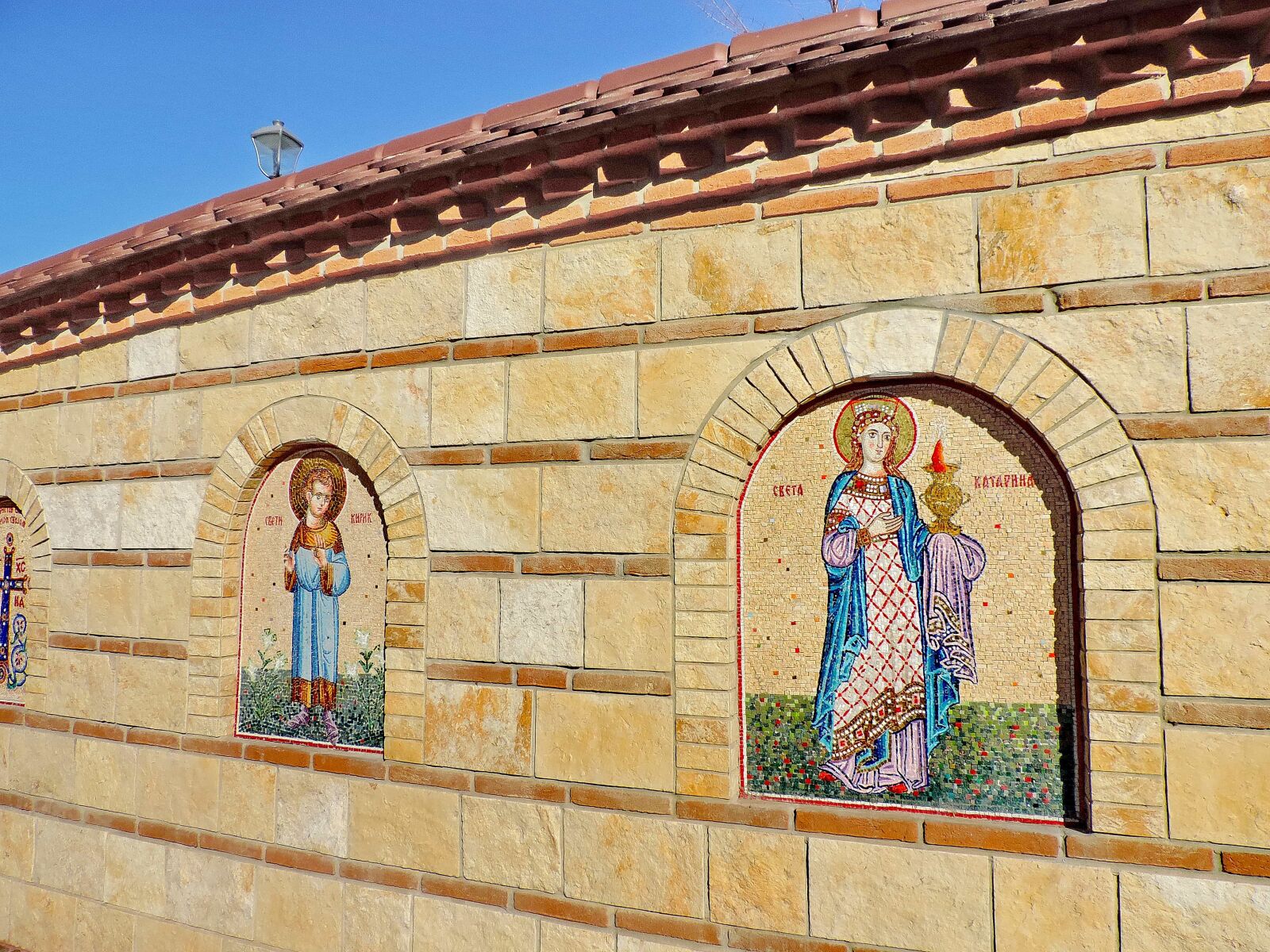 Nikon Coolpix P520 sample photo. Building, facade, monastery, residence photography