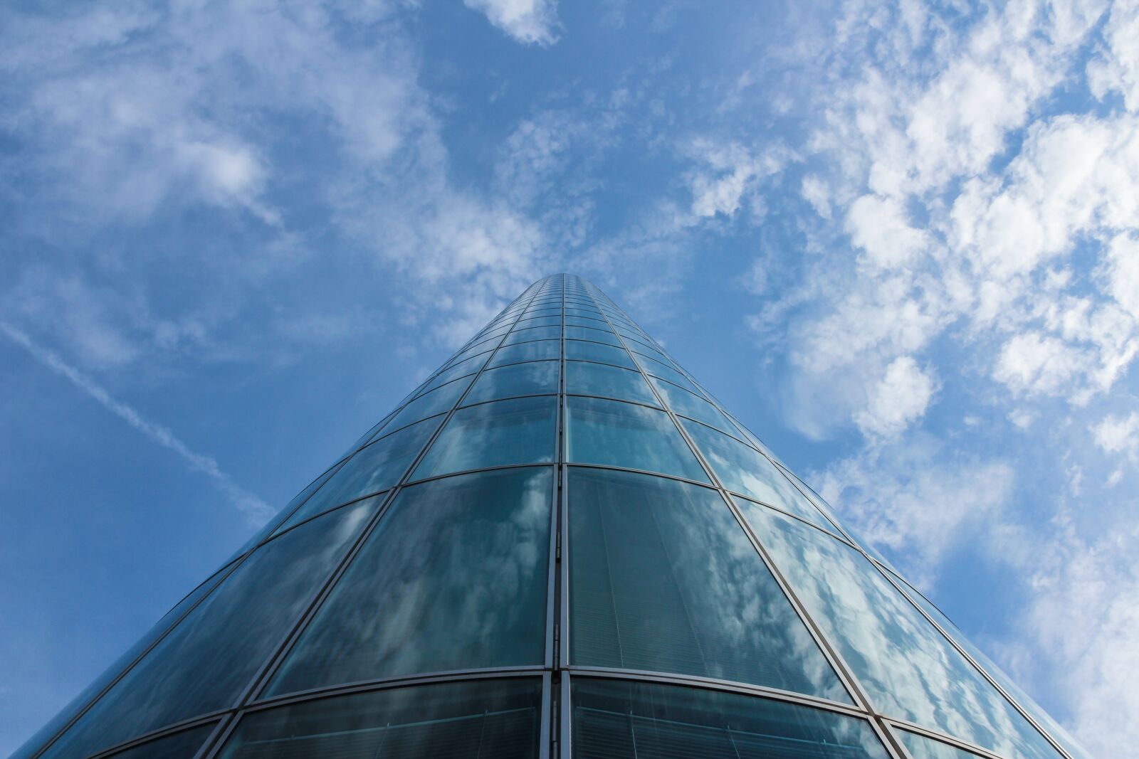 Canon EOS 600D (Rebel EOS T3i / EOS Kiss X5) sample photo. Architecture, modern, düsseldorf photography