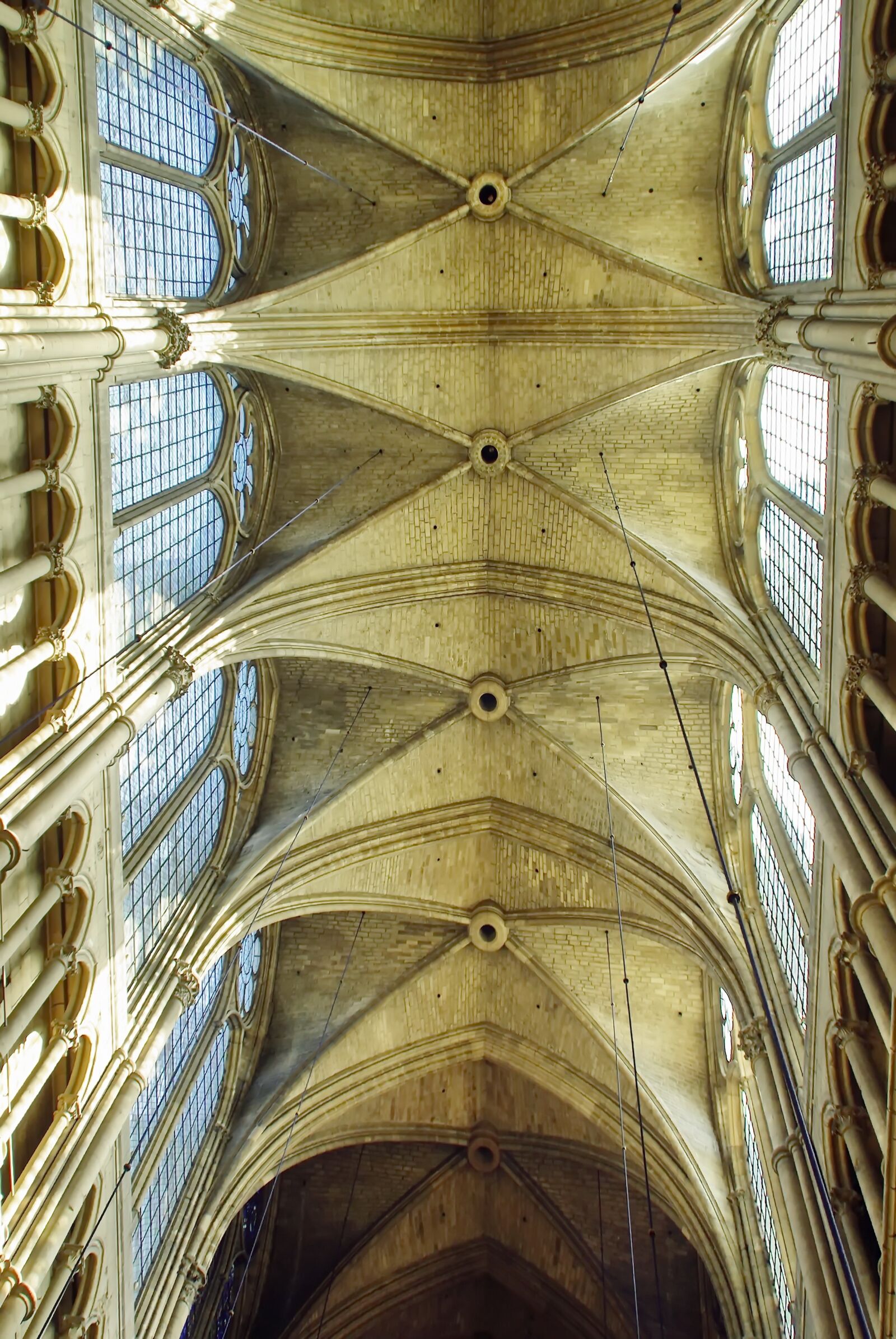 Pentax K200D sample photo. Reims, cathedral, nave photography