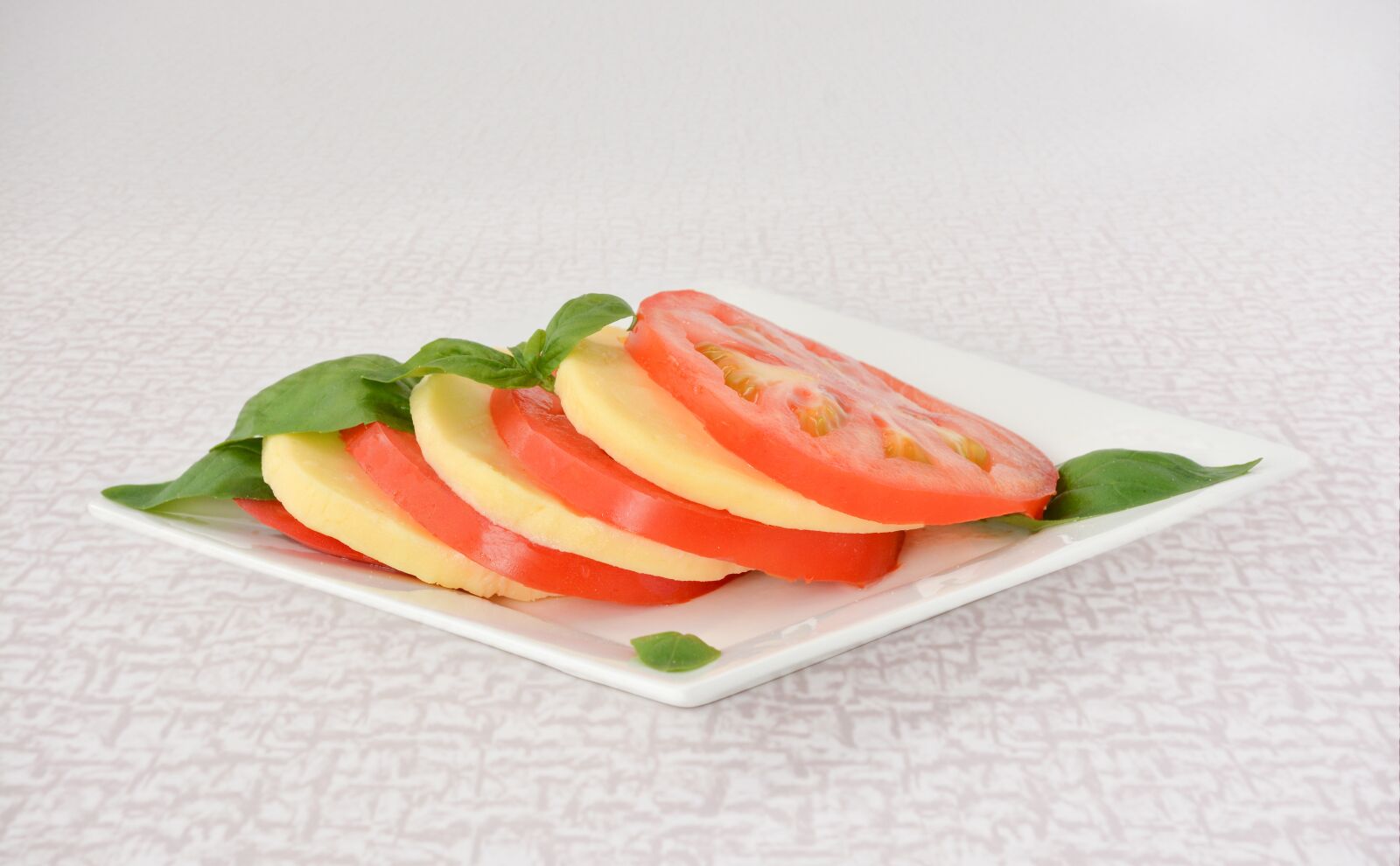 Nikon D7100 sample photo. Tomato, cheese, basil photography