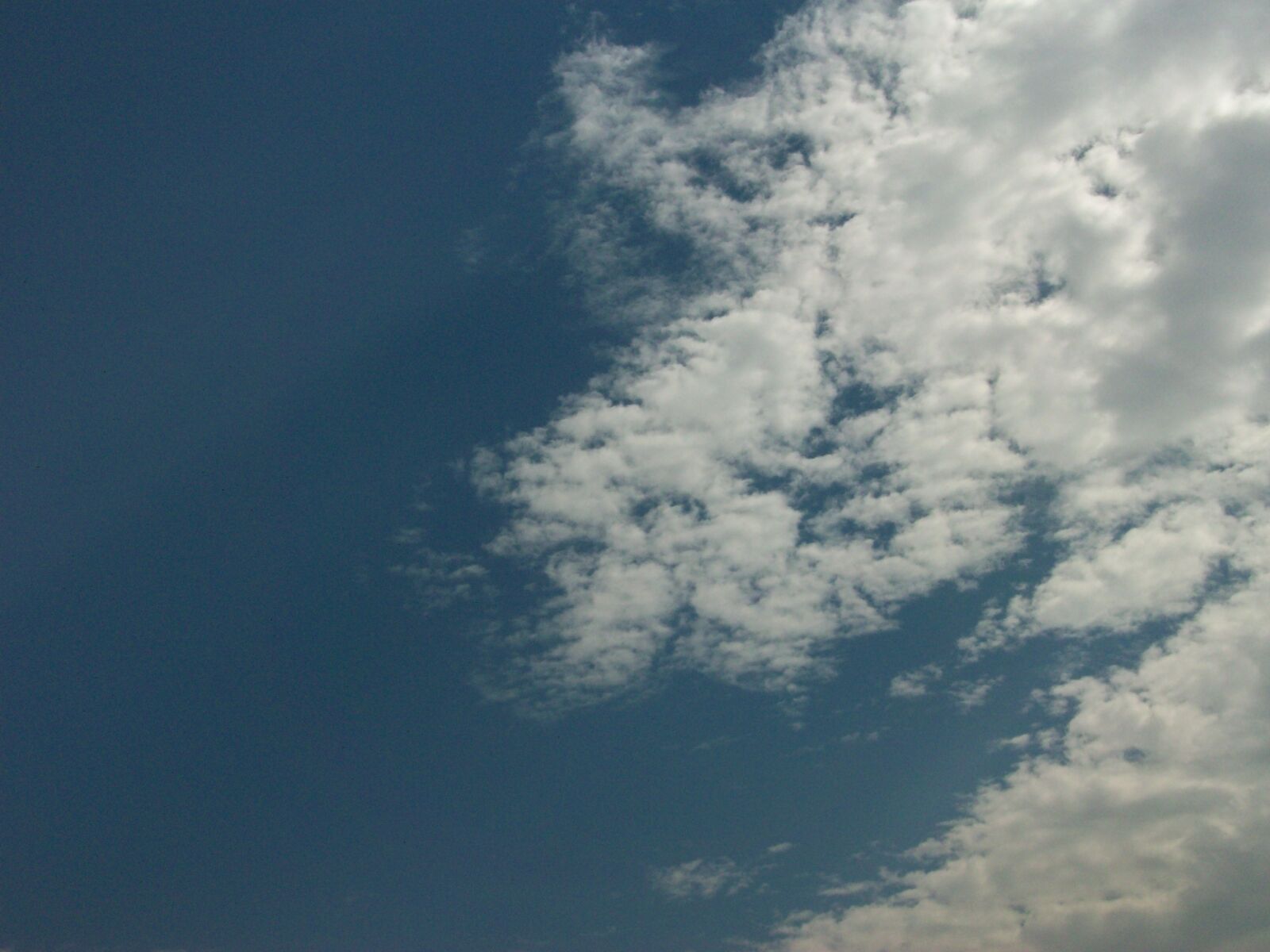 Kodak EASYSHARE M863 DIGITAL CAMERA sample photo. Sky, clouds, blue photography