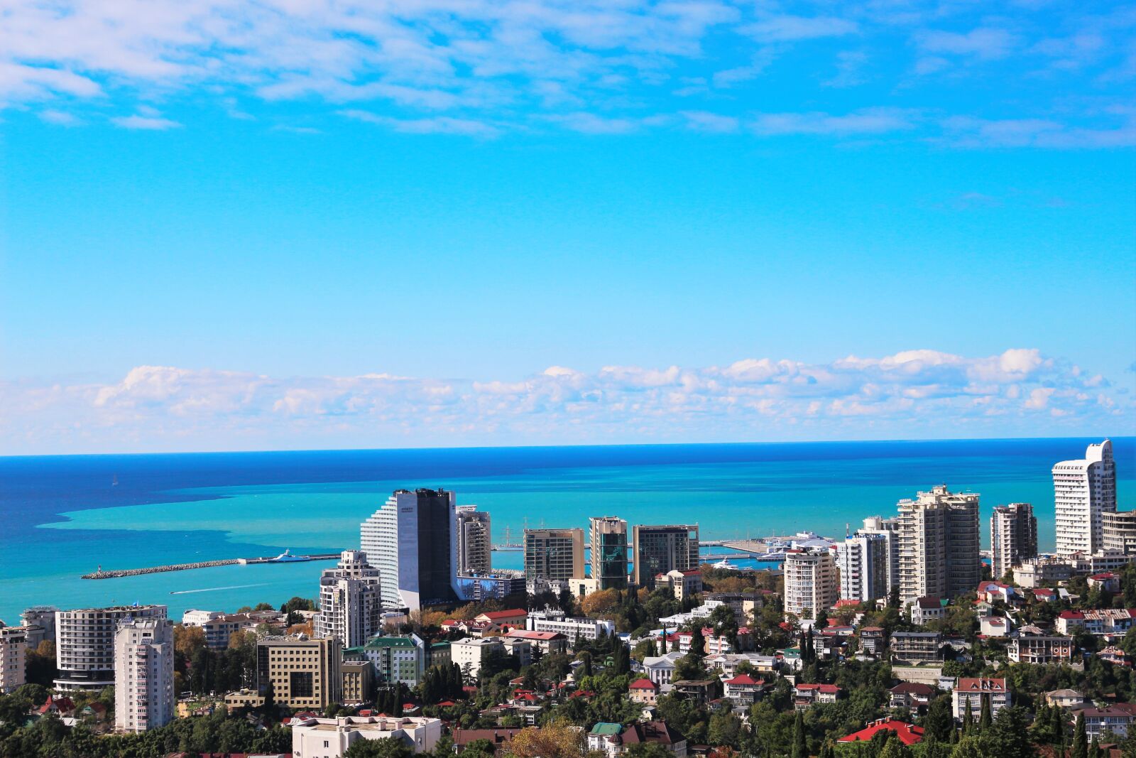Canon EOS 700D (EOS Rebel T5i / EOS Kiss X7i) sample photo. Sochi, russia, svetlana district photography