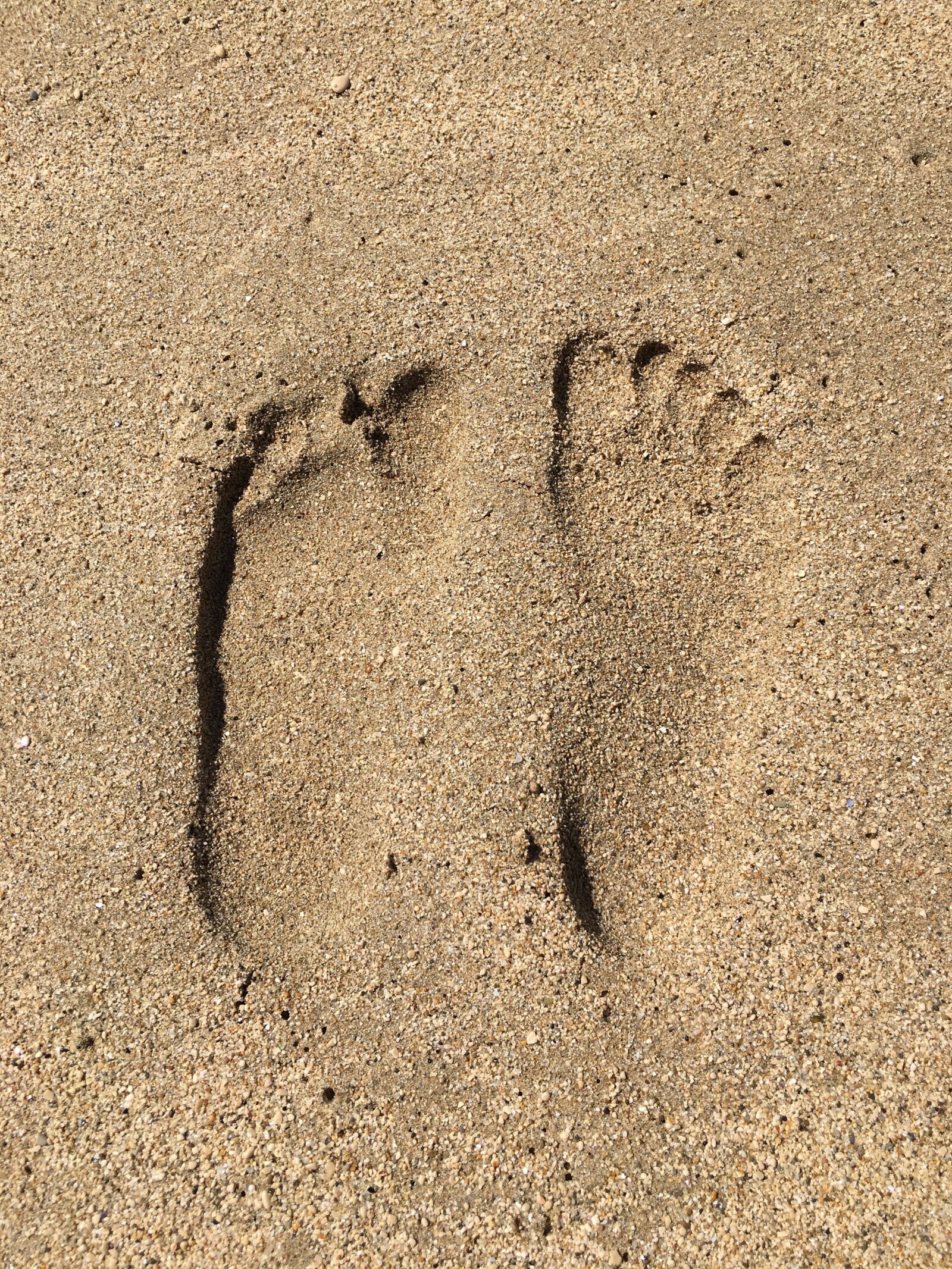 Apple iPhone 6s sample photo. Beach, feet, sand photography