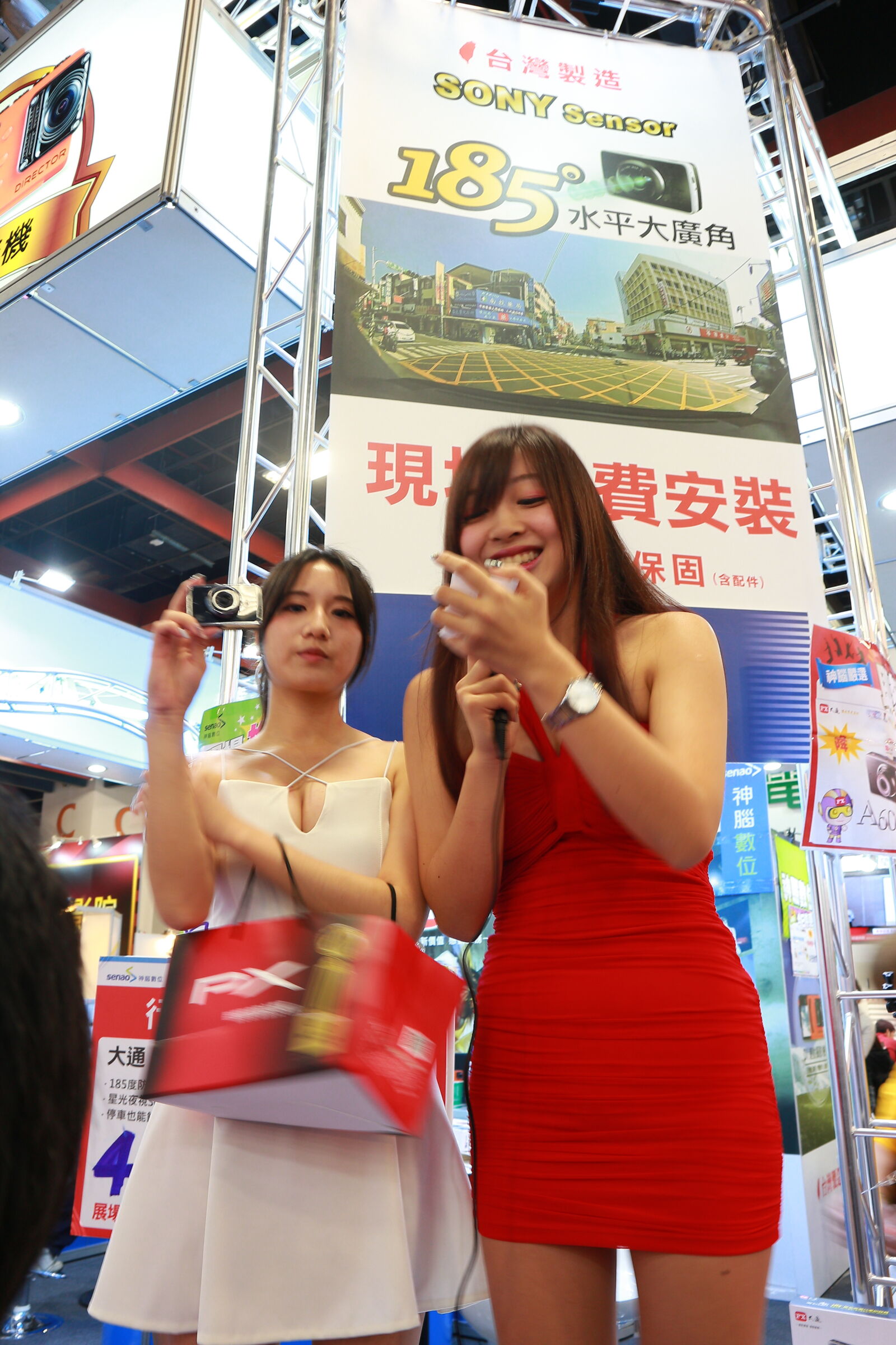 Canon EOS M sample photo. Young, woman, smiling, in photography