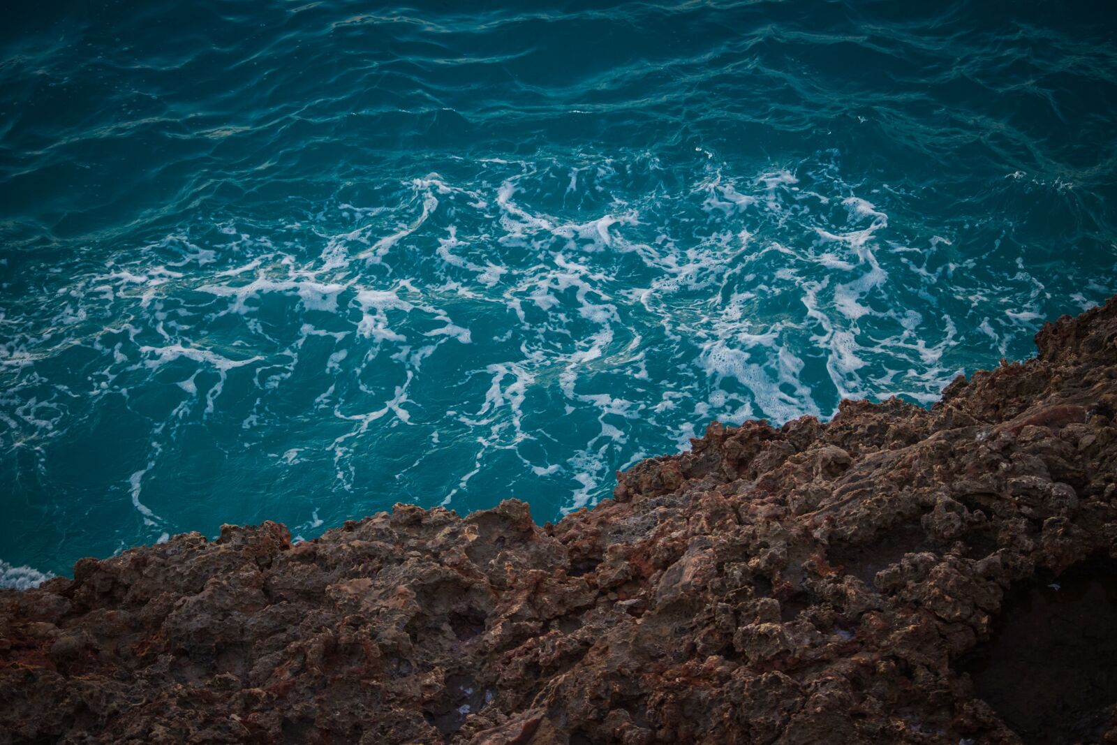 Canon EOS 100D (EOS Rebel SL1 / EOS Kiss X7) sample photo. Sea, coast, waves photography