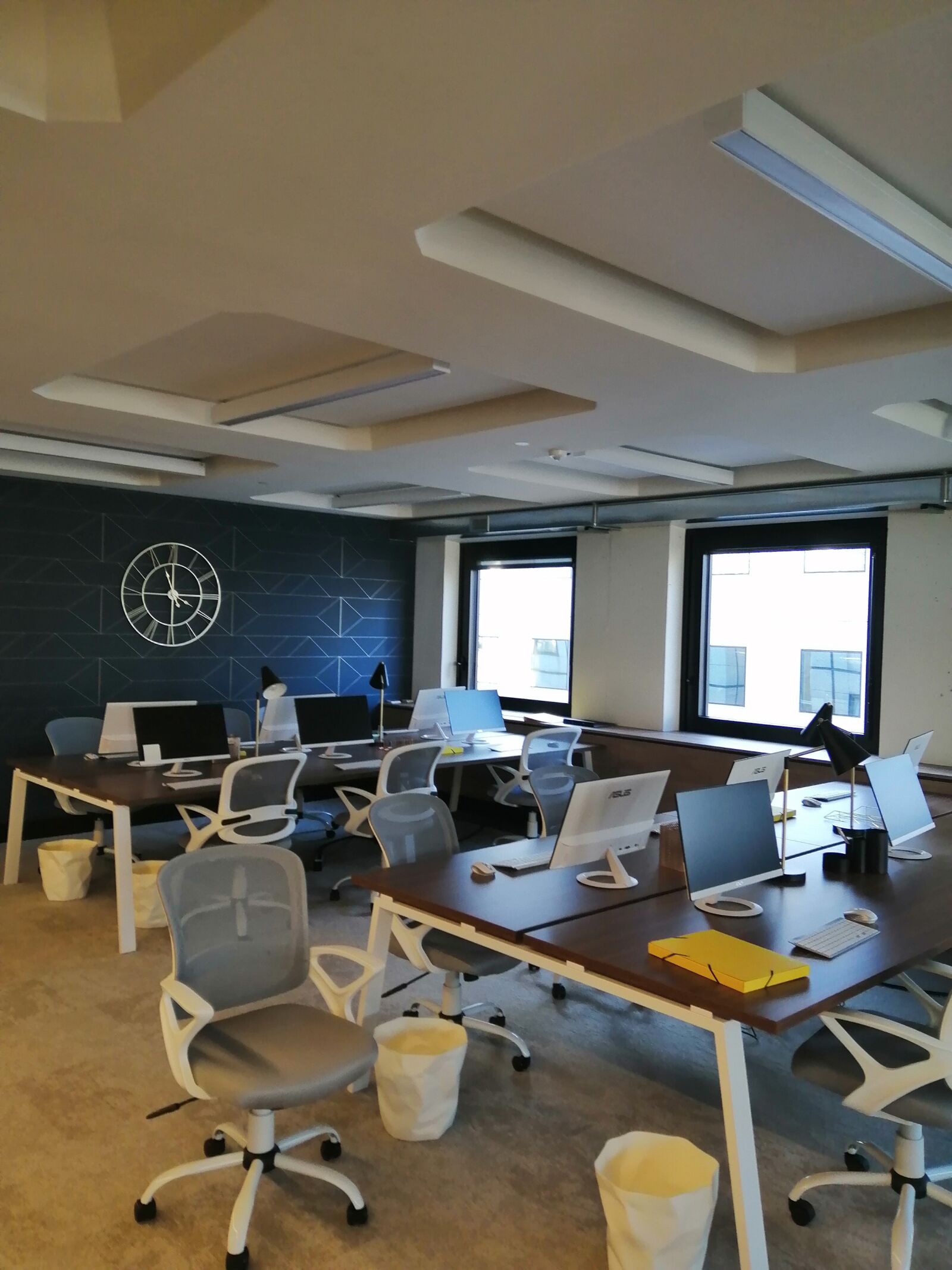 HUAWEI P SMART 2019 sample photo. Office, open space, flex photography