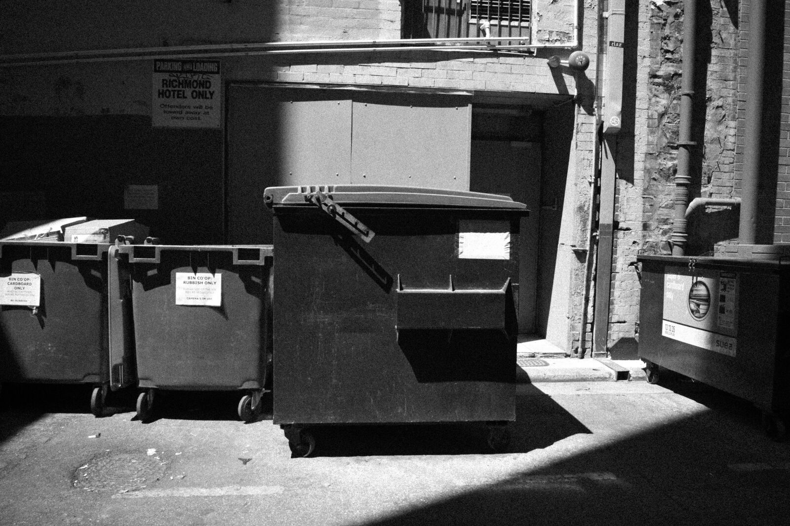 Nikon D3400 sample photo. Black, and, white photography