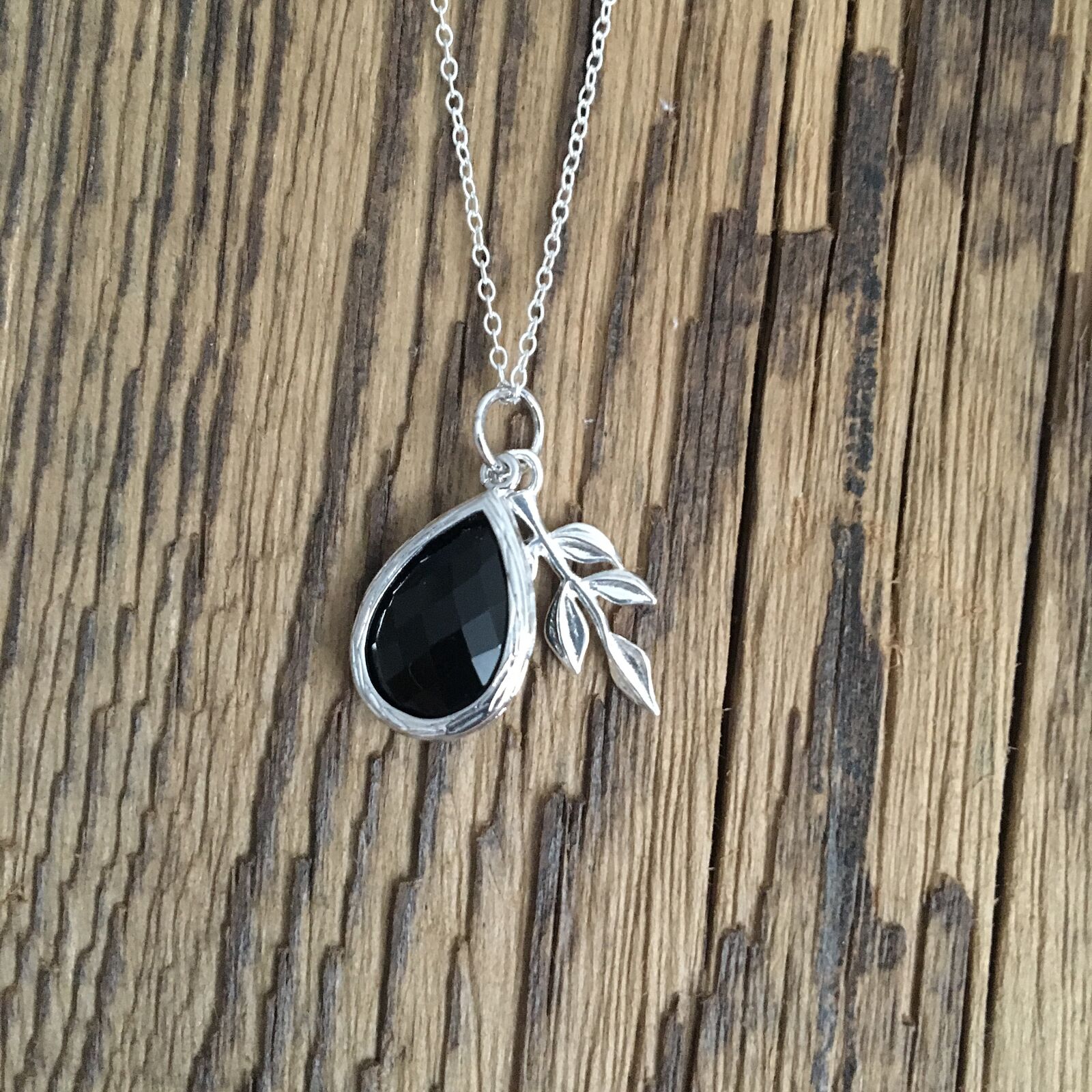 iPhone 6s back camera 4.15mm f/2.2 sample photo. Pendant, necklace, jewellery photography