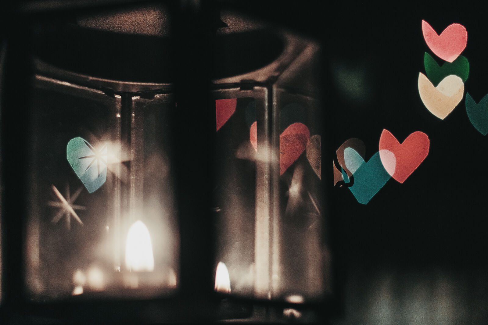 Canon EOS 600D (Rebel EOS T3i / EOS Kiss X5) + Canon EF 50mm F1.4 USM sample photo. Bokeh, heart, light photography