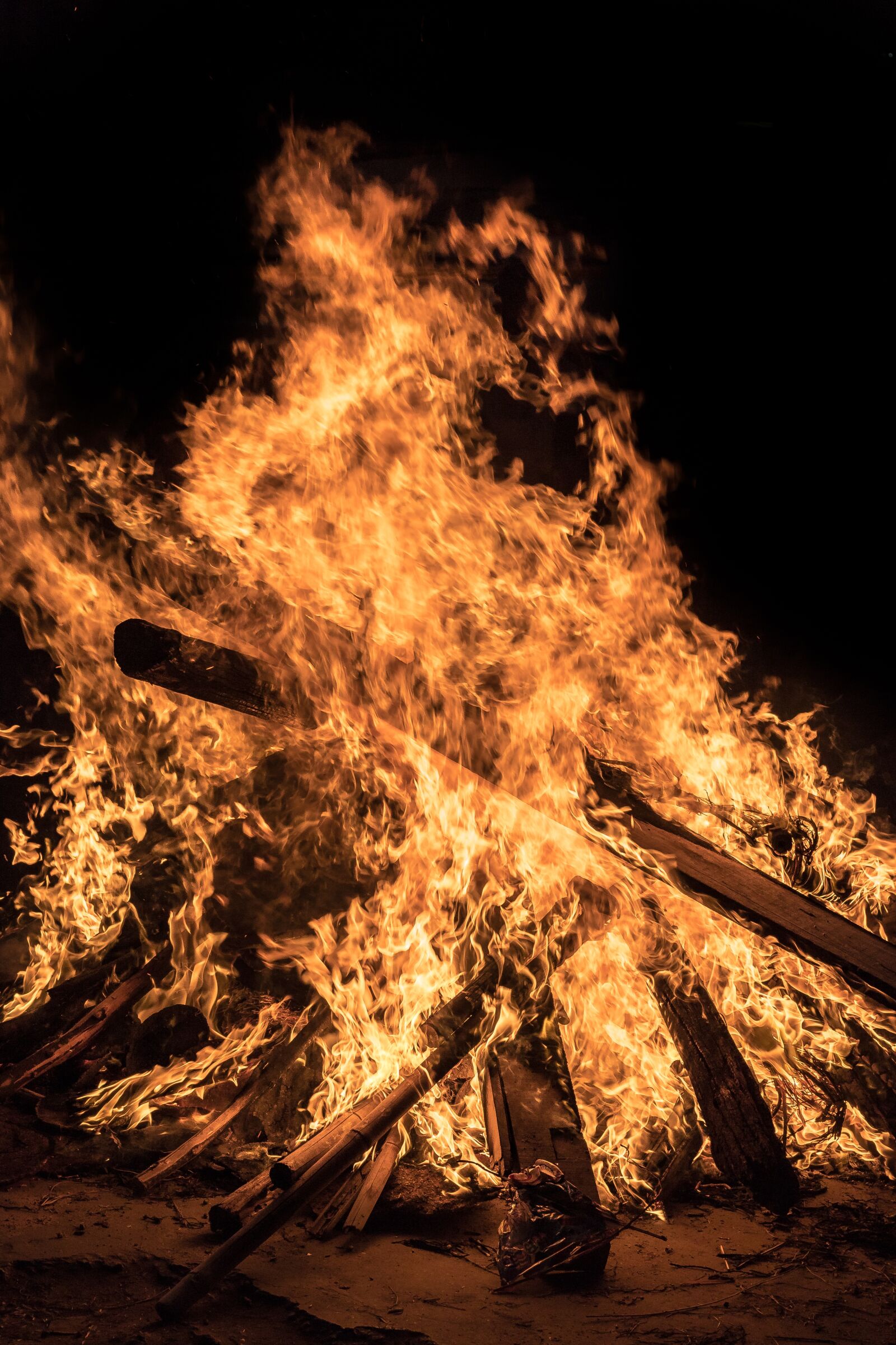Canon EOS 7D Mark II sample photo. Fire, bonfire, flame photography