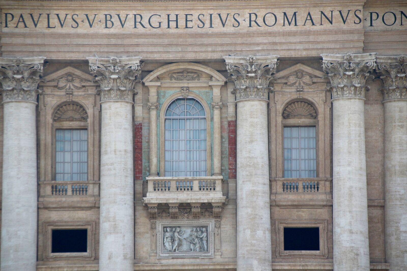 Canon EOS 600D (Rebel EOS T3i / EOS Kiss X5) sample photo. Vatican, pope, balcony photography