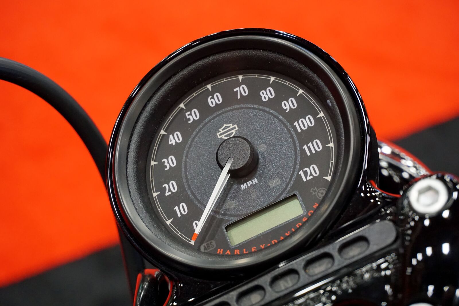 Sony a6000 sample photo. Motorcycle, harley-davidson, speedometer photography