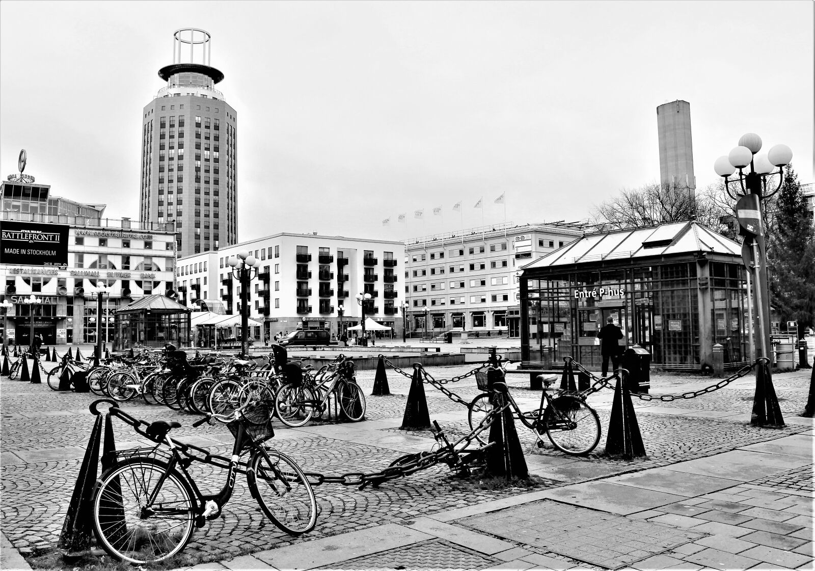 Canon EOS 700D (EOS Rebel T5i / EOS Kiss X7i) sample photo. Square, architecture, buildings photography