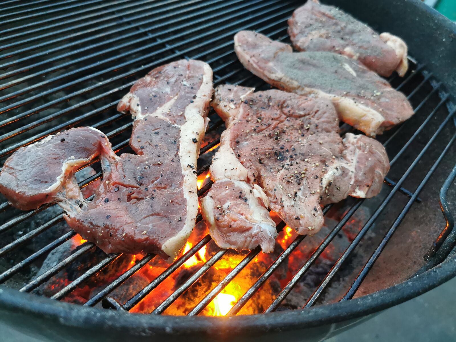 HUAWEI P30 Pro sample photo. Meat, bbq, fire photography