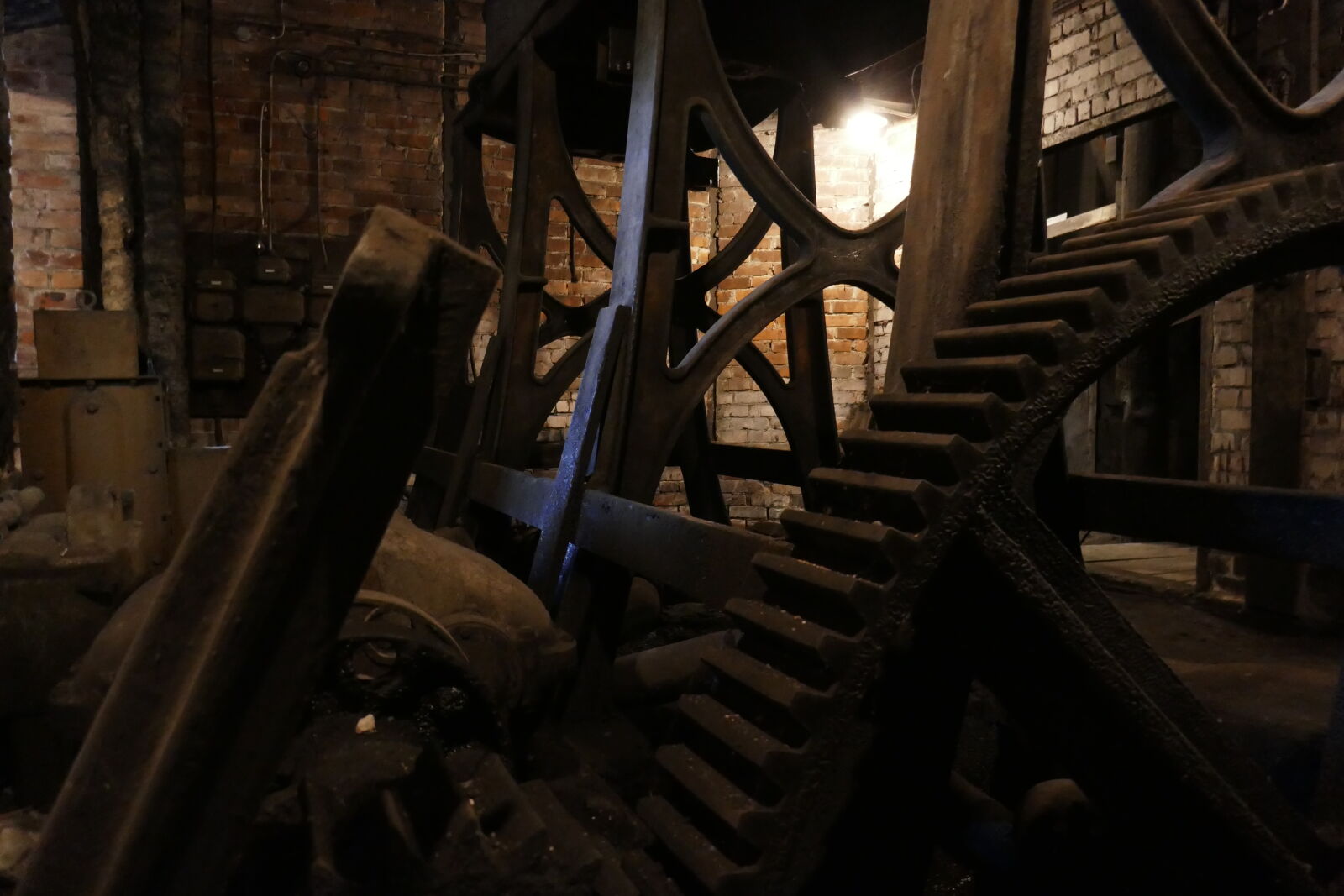 Panasonic Lumix DMC-ZS100 (Lumix DMC-TZ100) sample photo. Gears, machinery photography