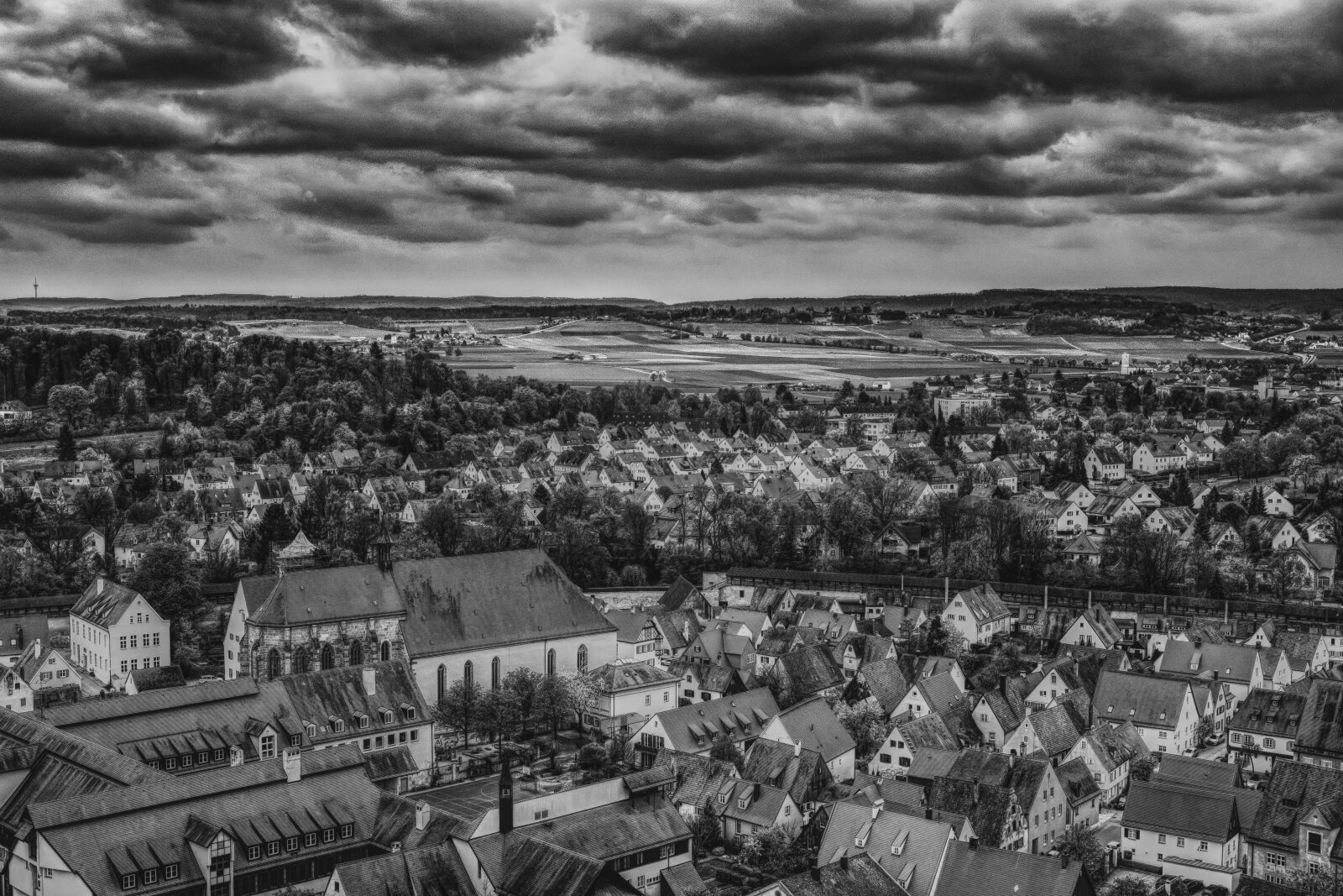 Sony a6300 + Sigma 30mm F2.8 EX DN sample photo. Dramatic, nördlingen, city photography
