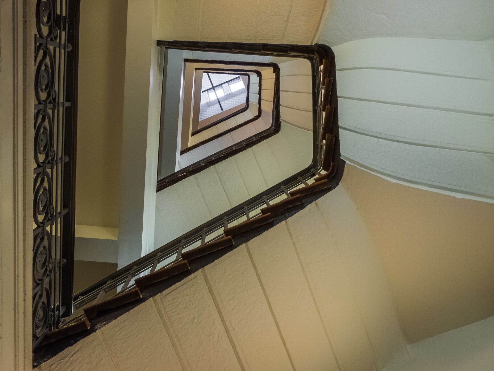 Olympus OM-D E-M1 + Olympus M.Zuiko Digital ED 12-40mm F2.8 Pro sample photo. Stairs, staircase, architecture photography