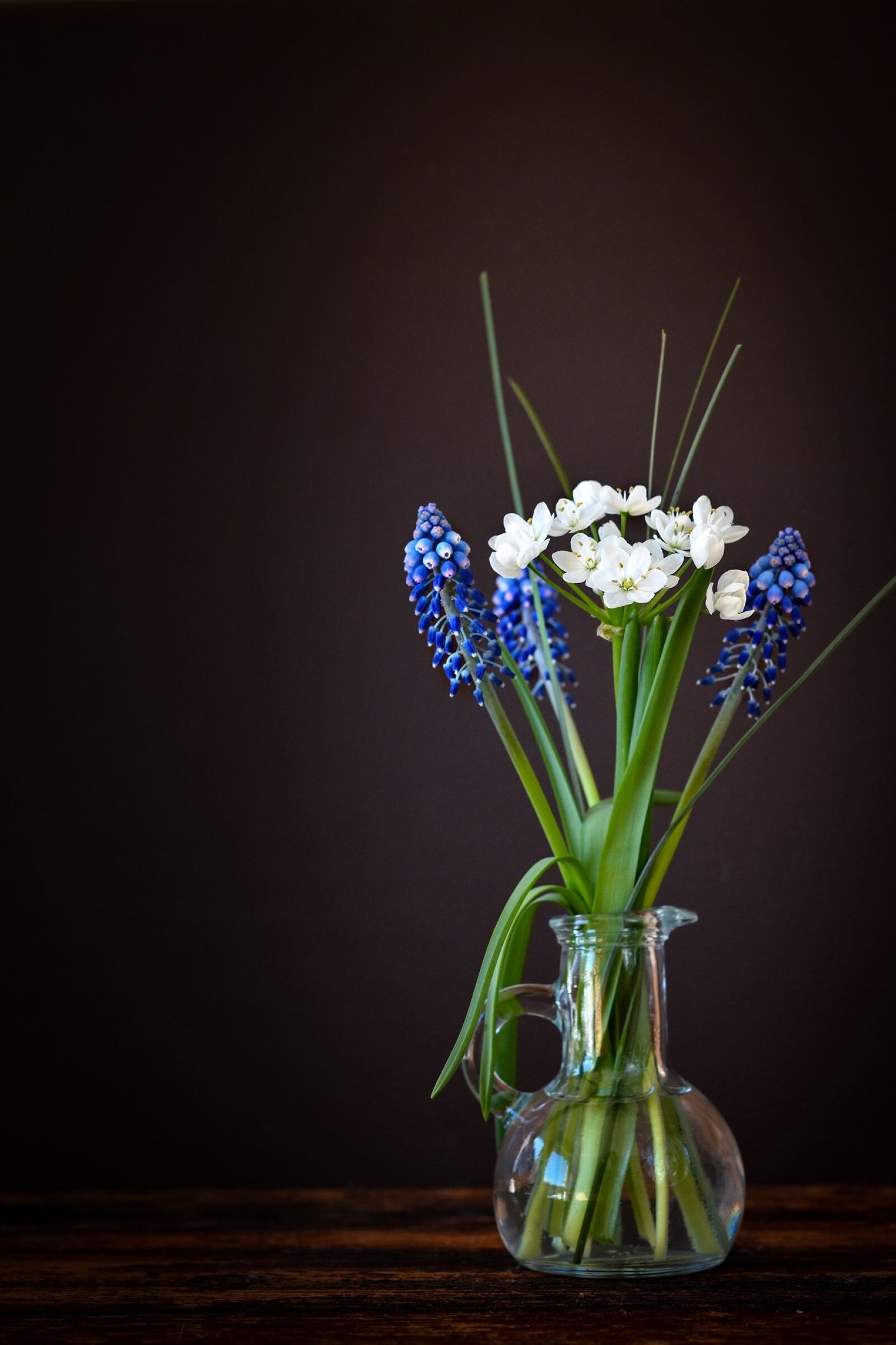 Nikon D7100 sample photo. Flowers, vase, glass photography