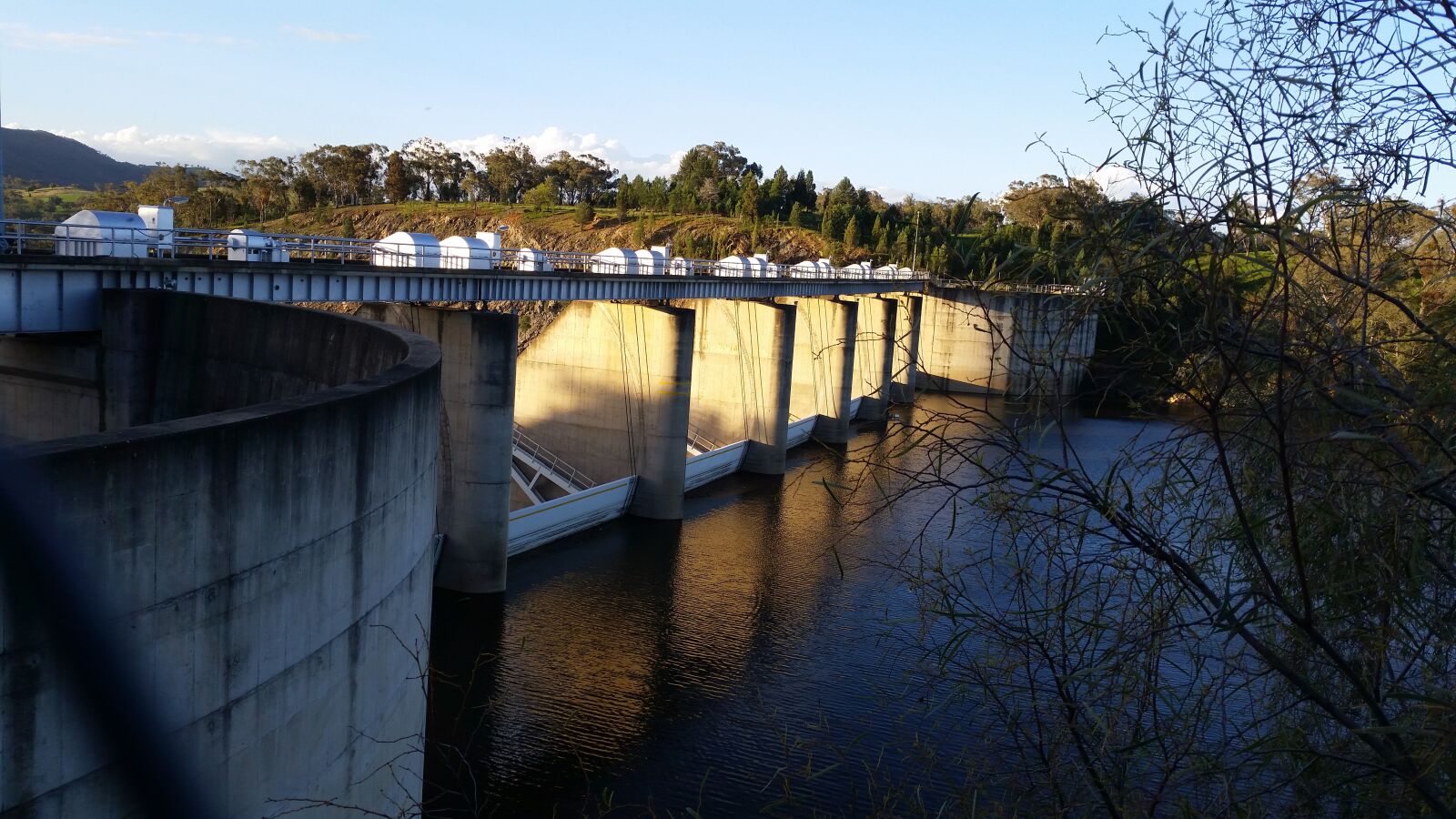 Samsung Galaxy S5 sample photo. Floodgates, dam wall, water photography