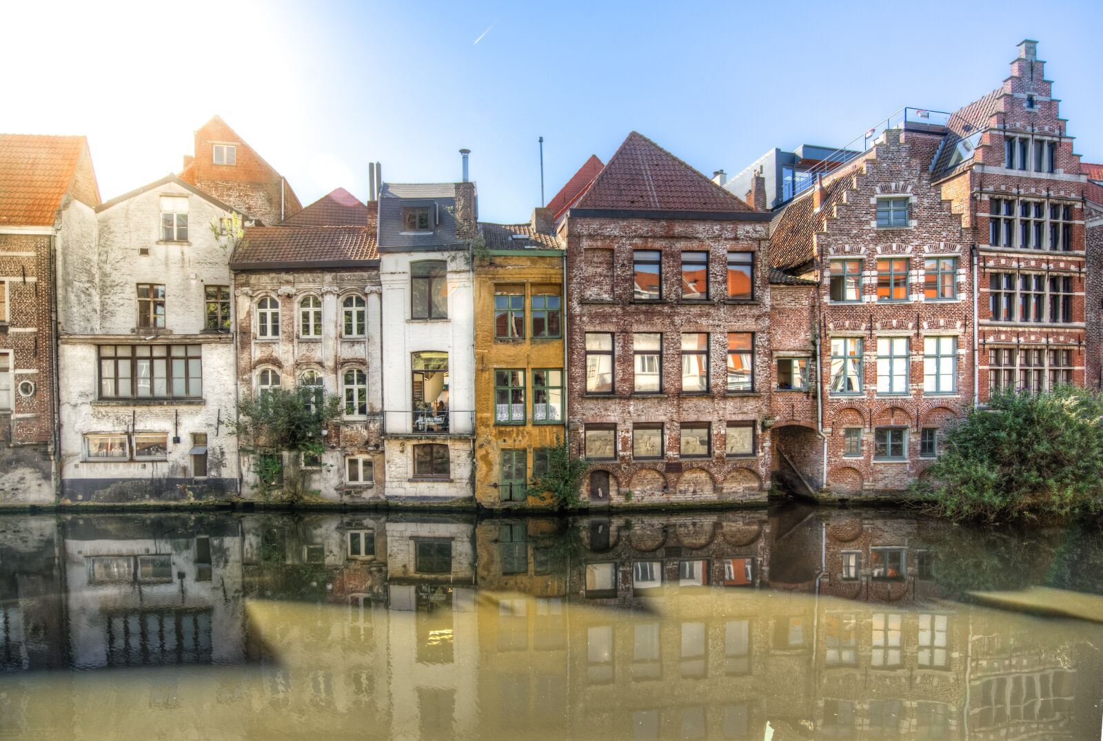 Nikon D610 sample photo. Ghent, lei, reflection photography