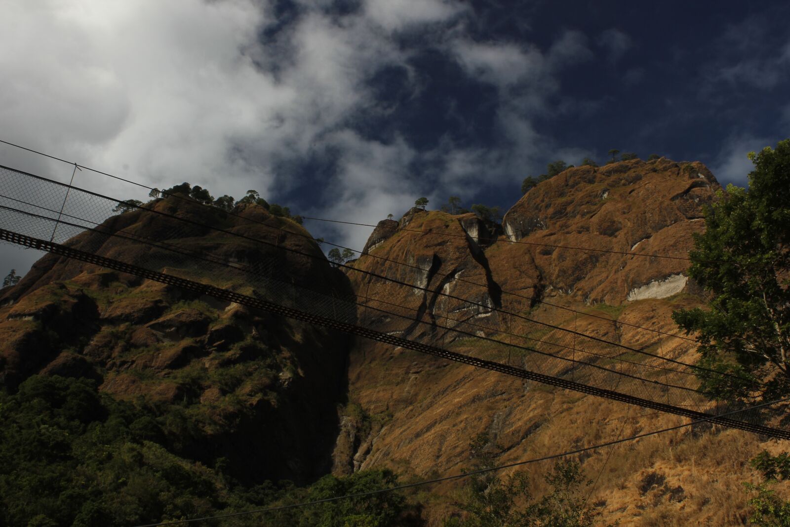 Canon EOS 550D (EOS Rebel T2i / EOS Kiss X4) sample photo. Mountain, bridge, nature photography