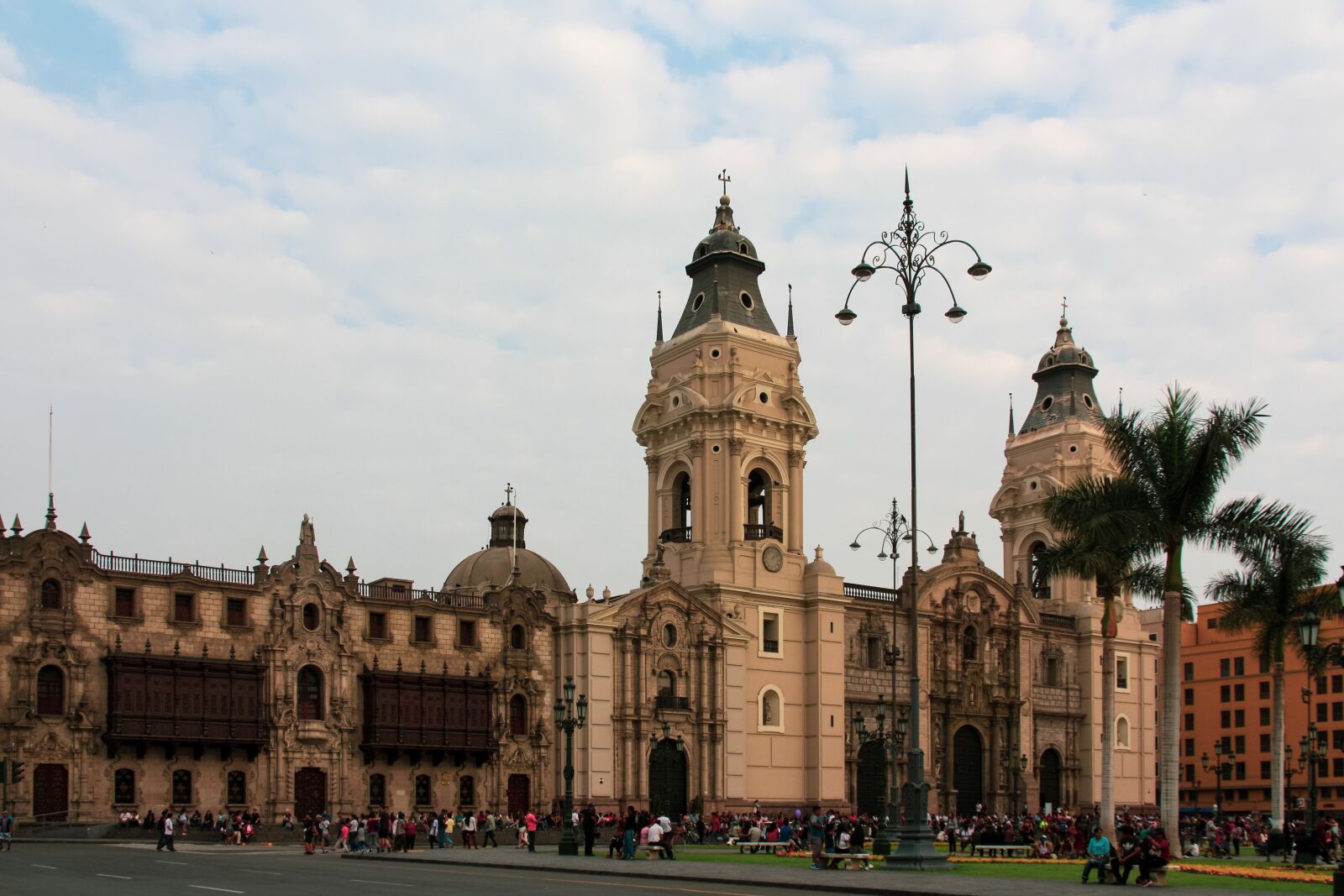 Canon EOS 450D (EOS Rebel XSi / EOS Kiss X2) sample photo. Historic centre, lima, peru photography