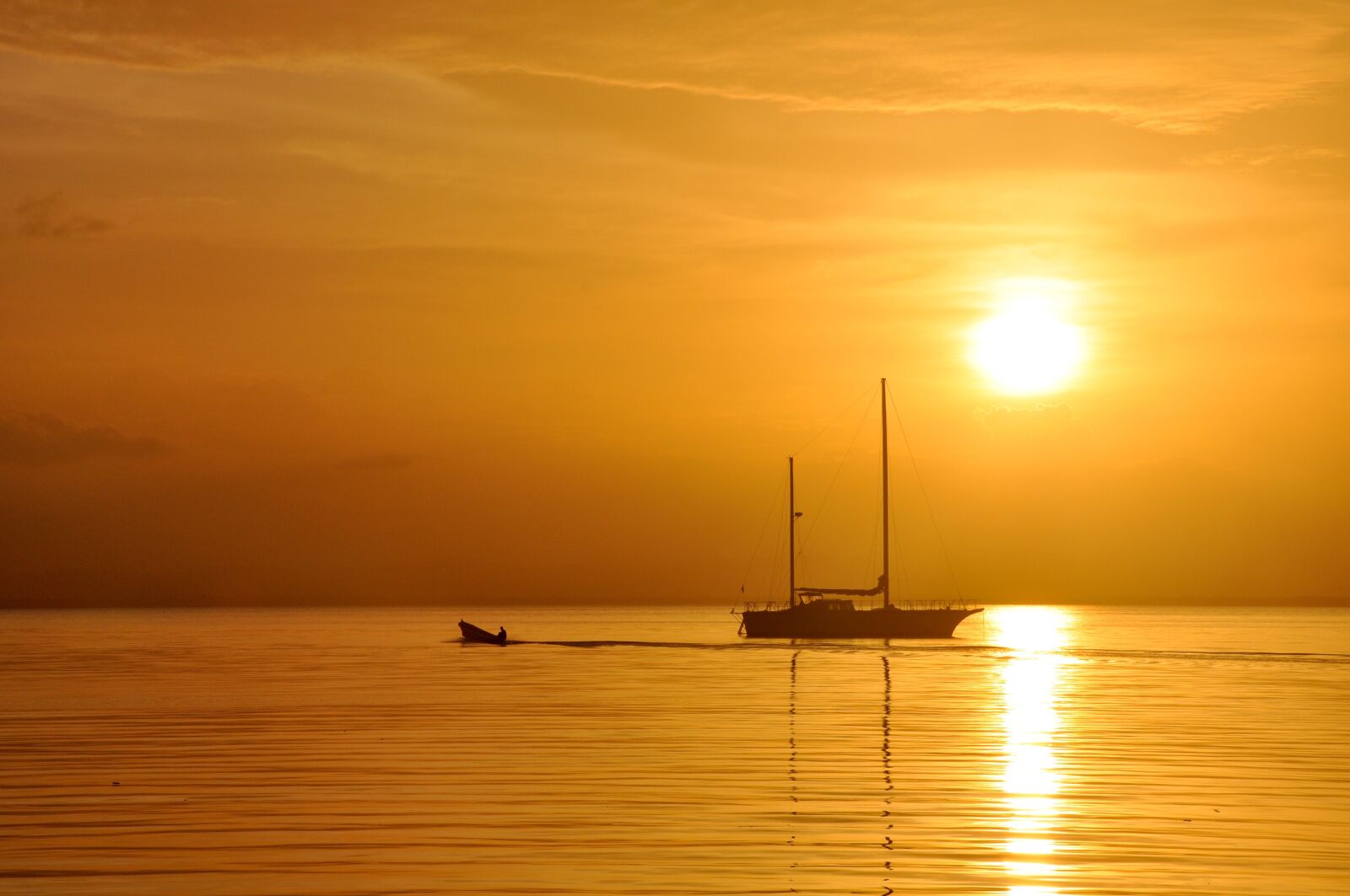 Nikon D90 sample photo. Sea, sunset, boat photography