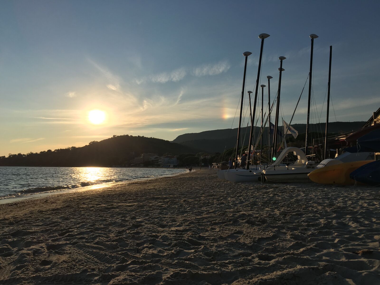 Apple iPhone SE sample photo. Sunset, beach, sailing boats photography