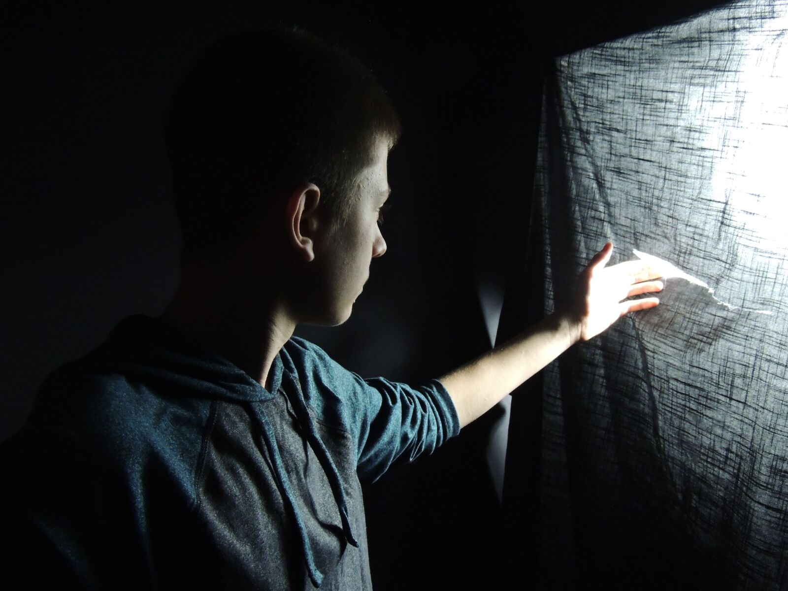 Nikon Coolpix P510 sample photo. Boy, business, dark photography